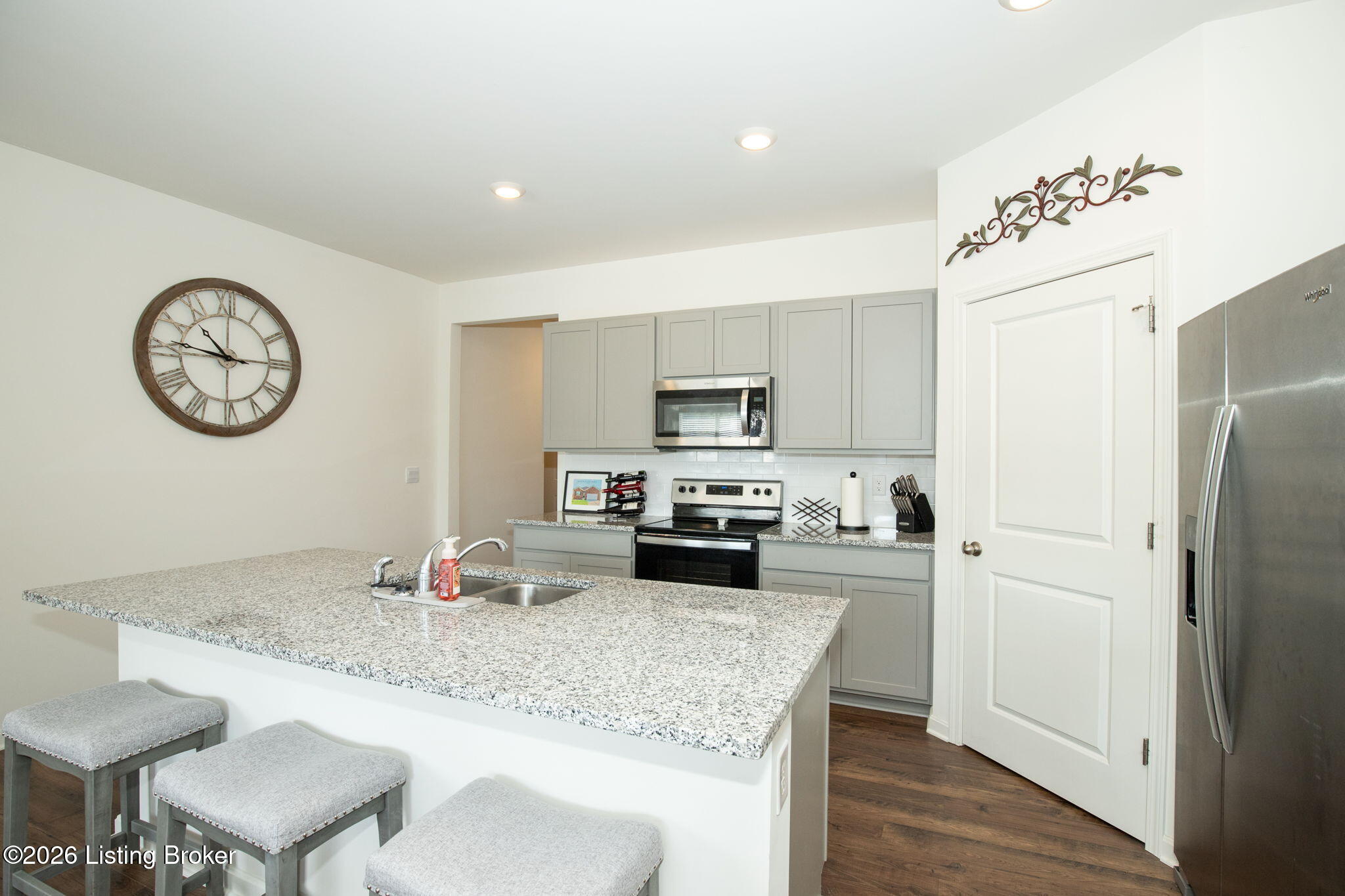 10405 Cedar Meadows Ct Property Photo 6