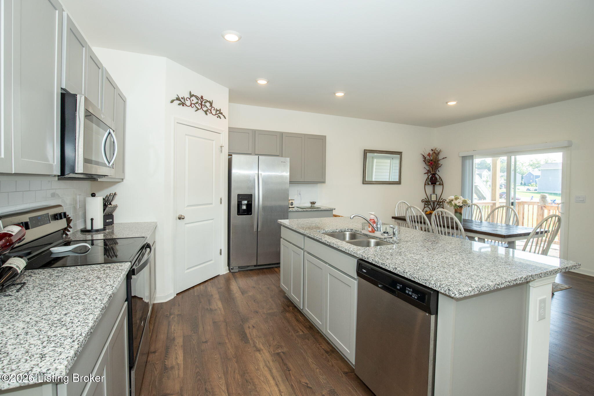 10405 Cedar Meadows Ct Property Photo 7