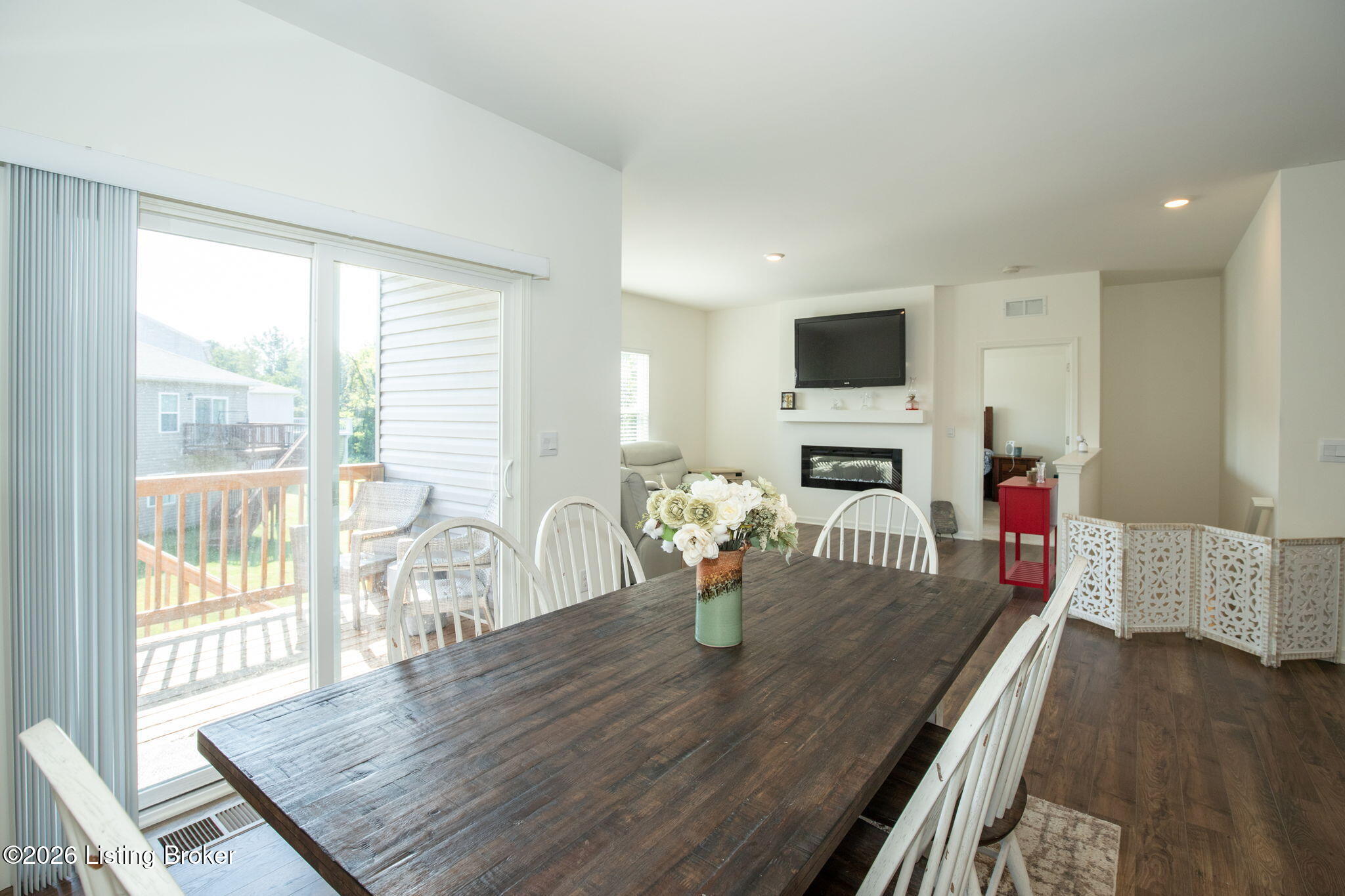 10405 Cedar Meadows Ct Property Photo 11