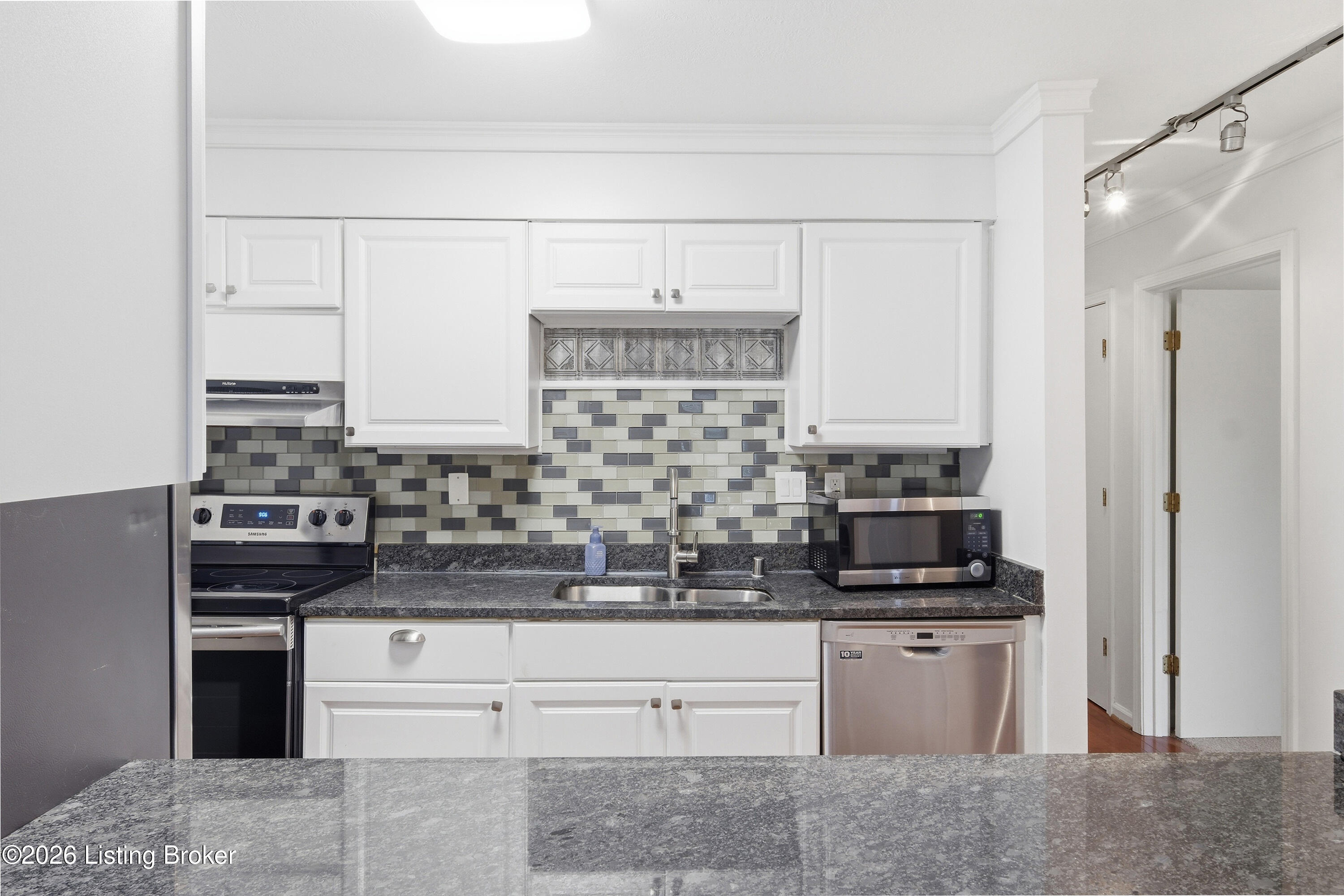 3110 Bushmill Park Property Photo 10