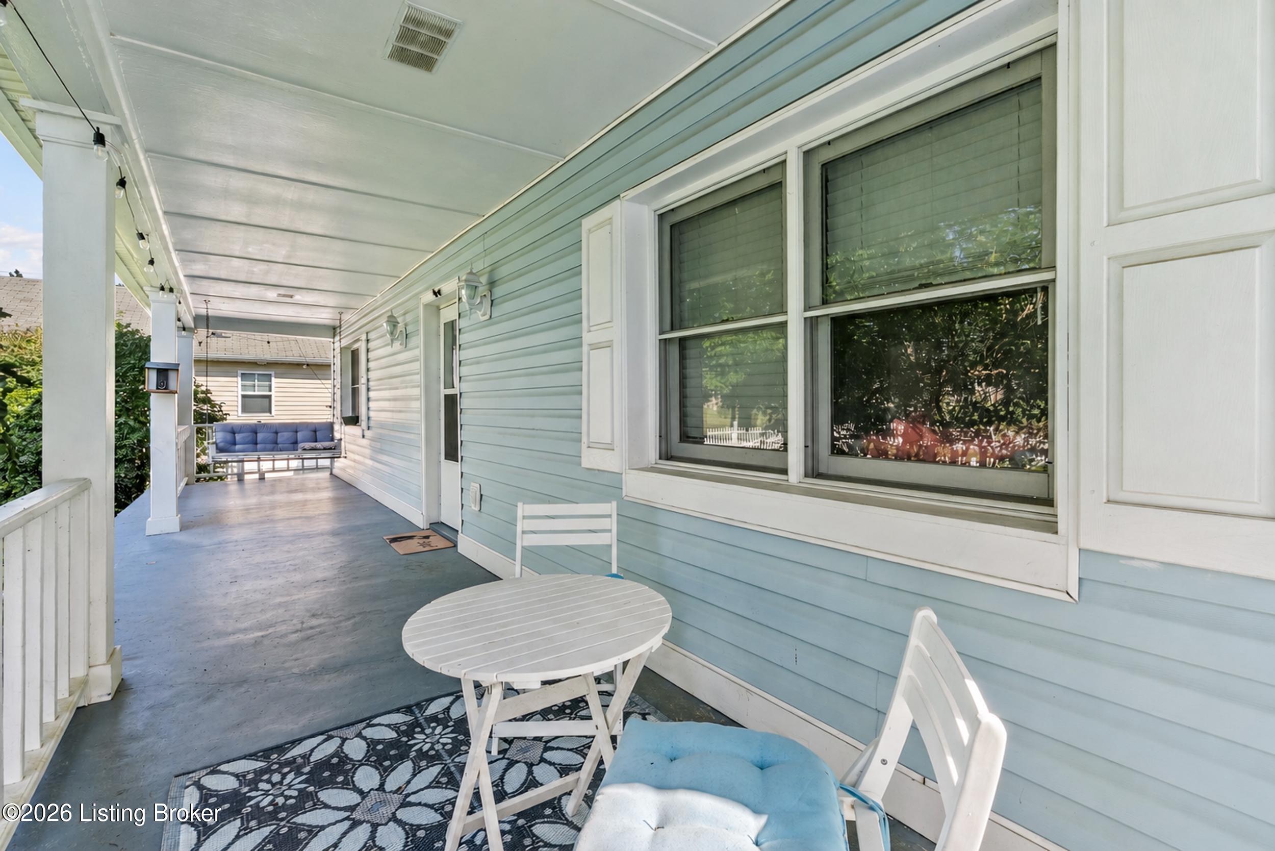 1227 Ormsby Ln Property Photo 4