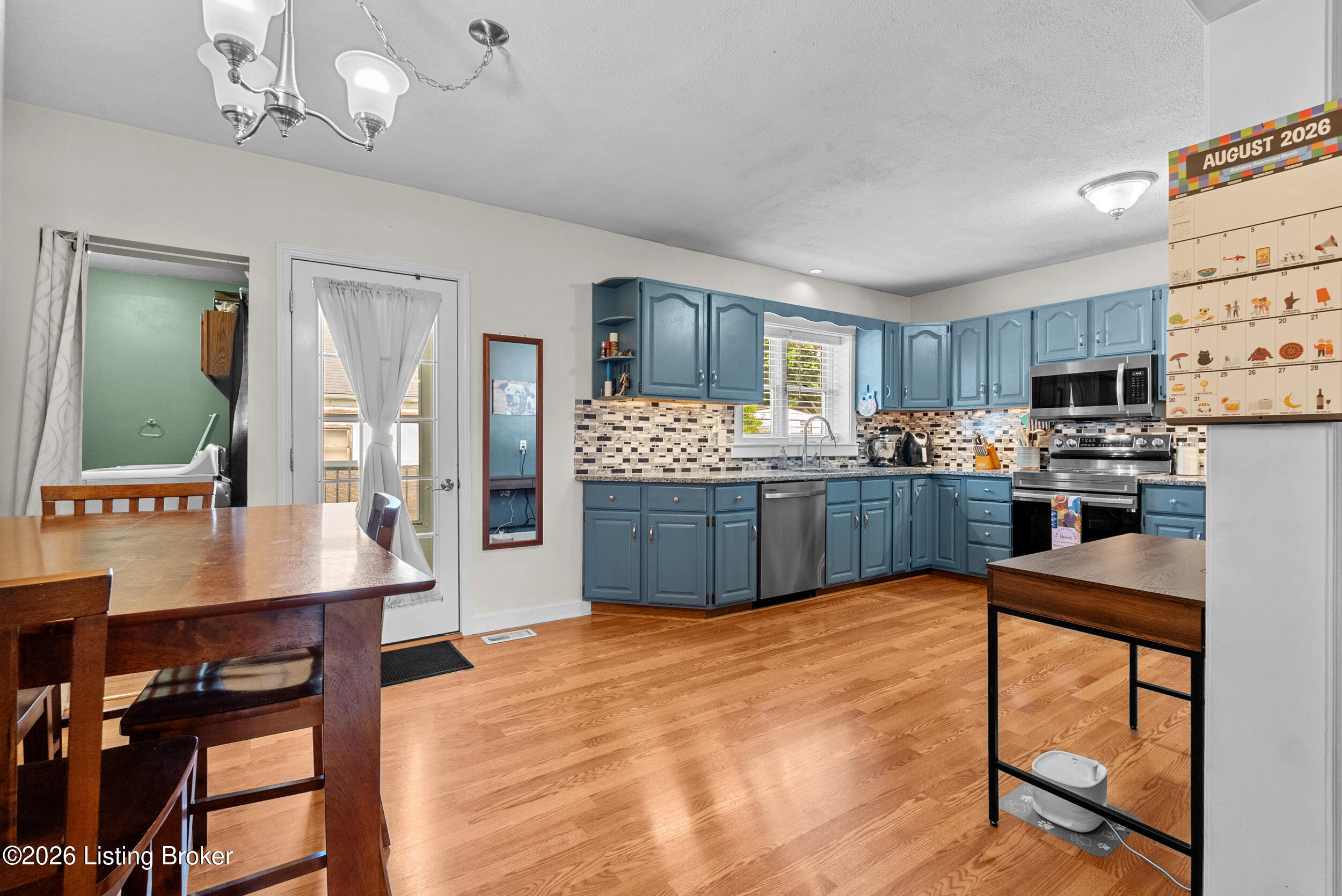 1227 Ormsby Ln Property Photo 10