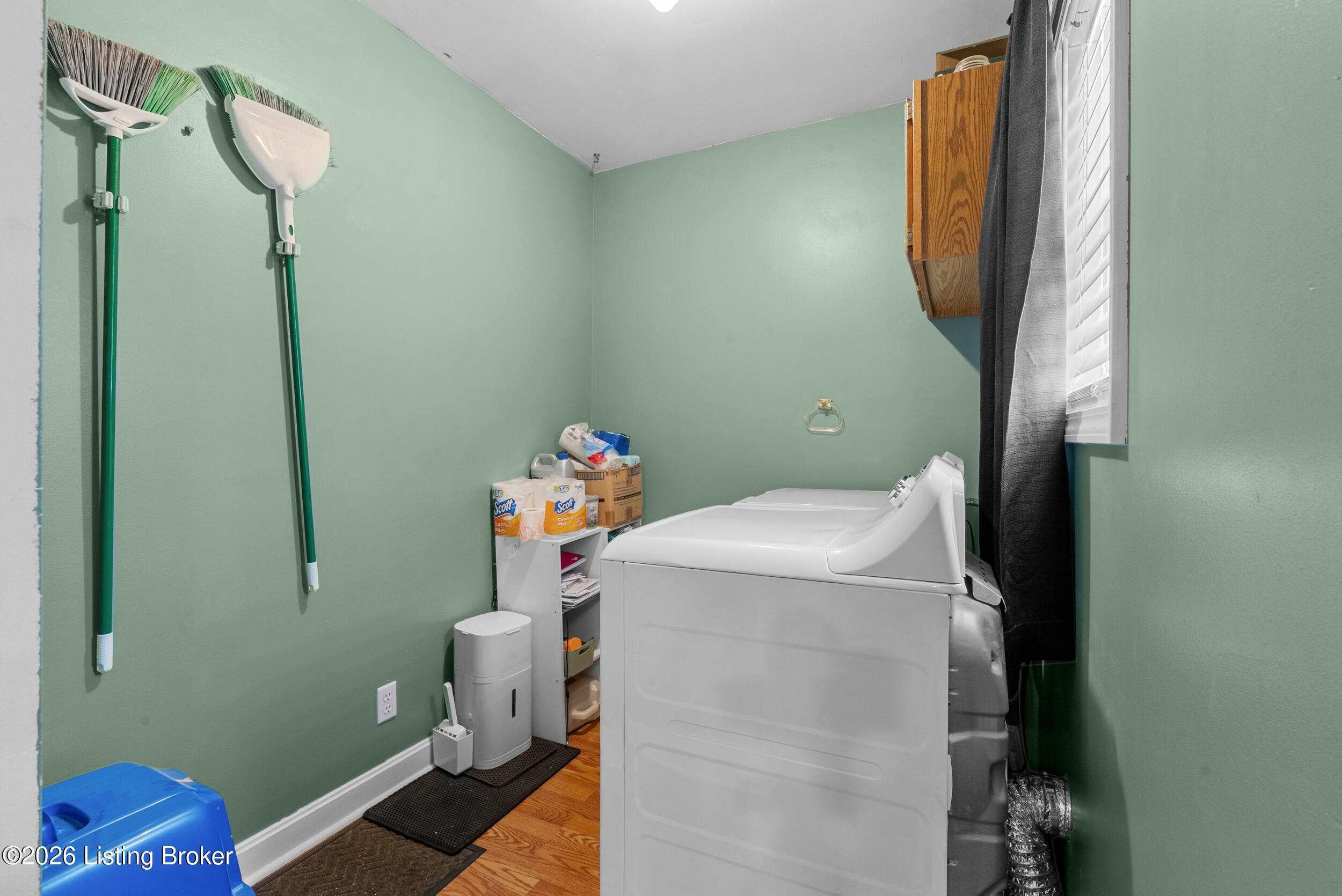 1227 Ormsby Ln Property Photo 12