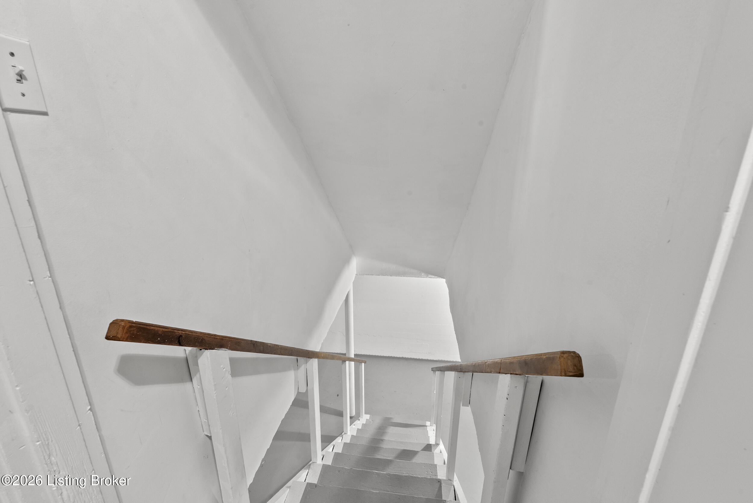 1227 Ormsby Ln Property Photo 18