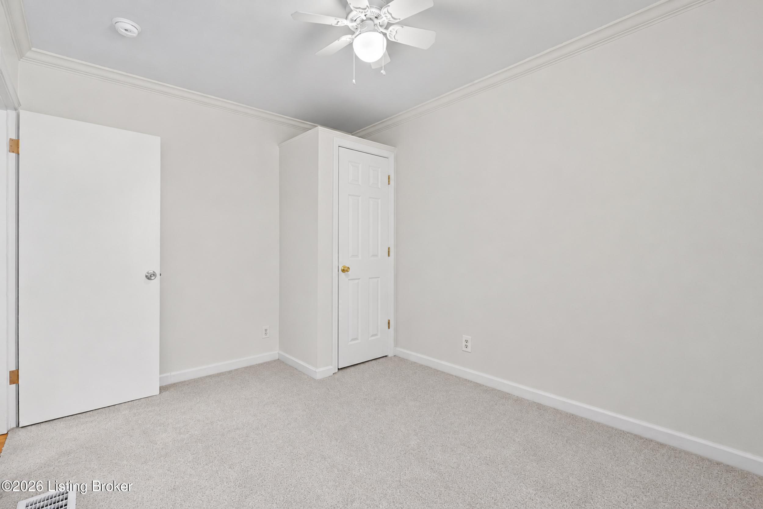 1227 Ormsby Ln Property Photo 22