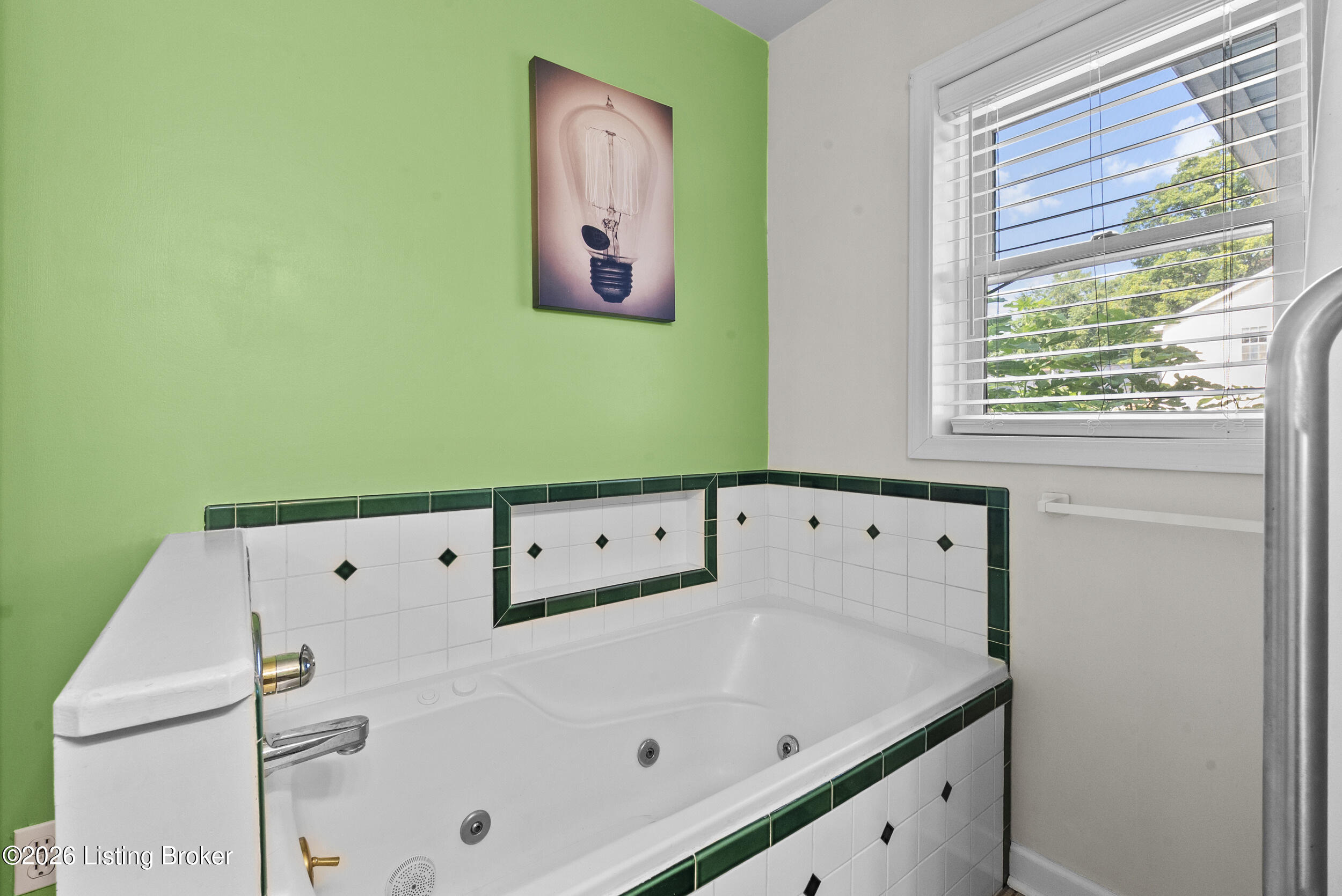 1227 Ormsby Ln Property Photo 24
