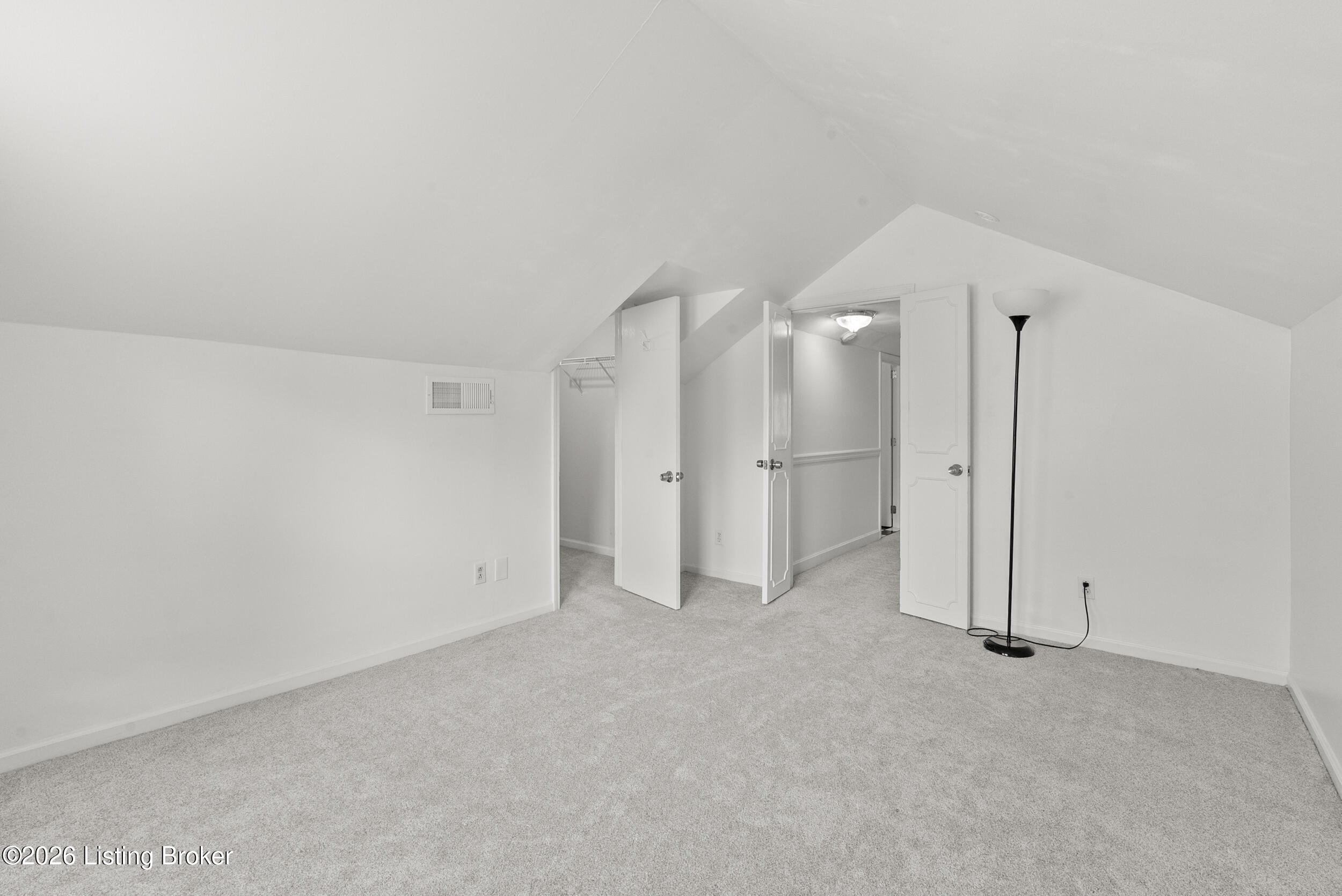 1227 Ormsby Ln Property Photo 27
