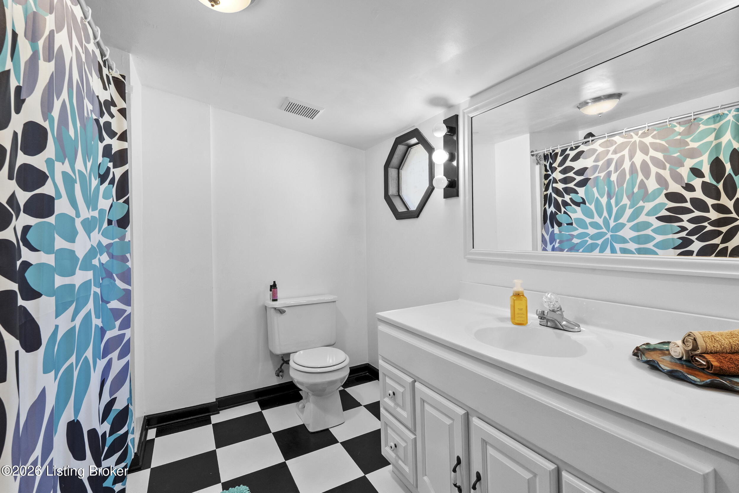 1227 Ormsby Ln Property Photo 33