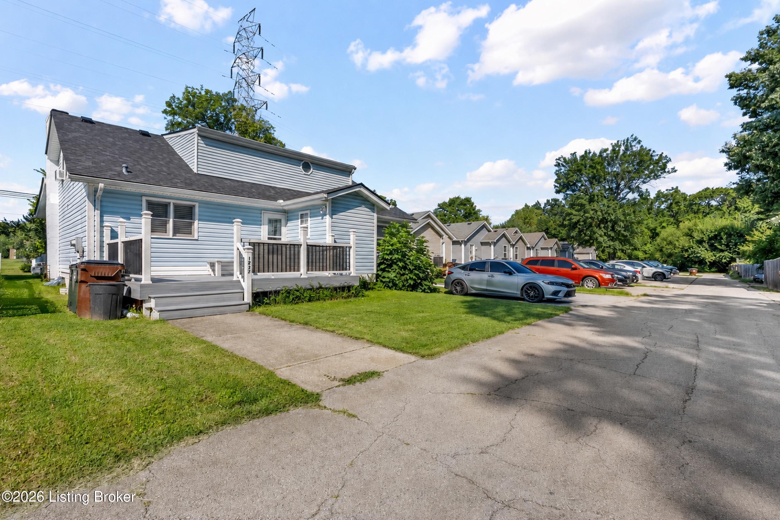 1227 Ormsby Ln Property Photo 40