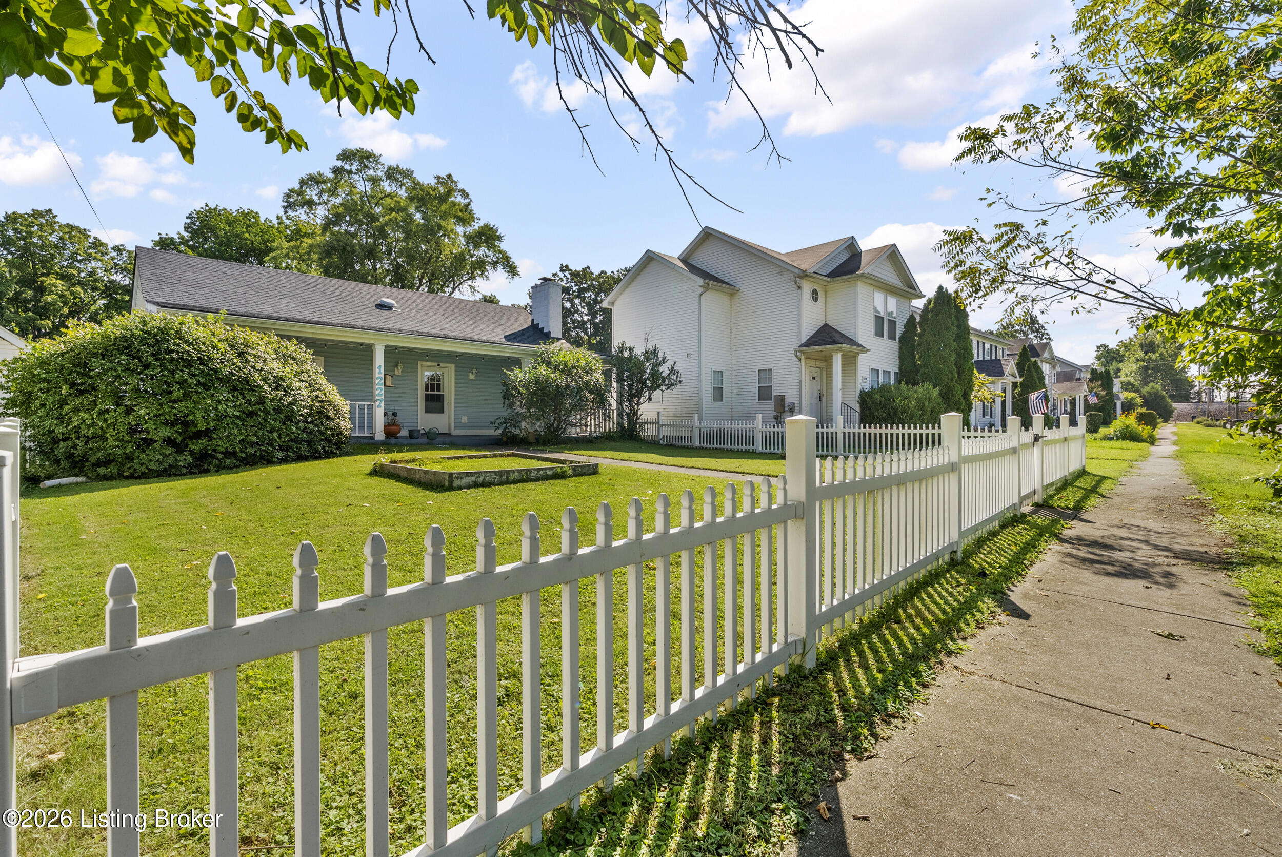 1227 Ormsby Ln Property Photo 49