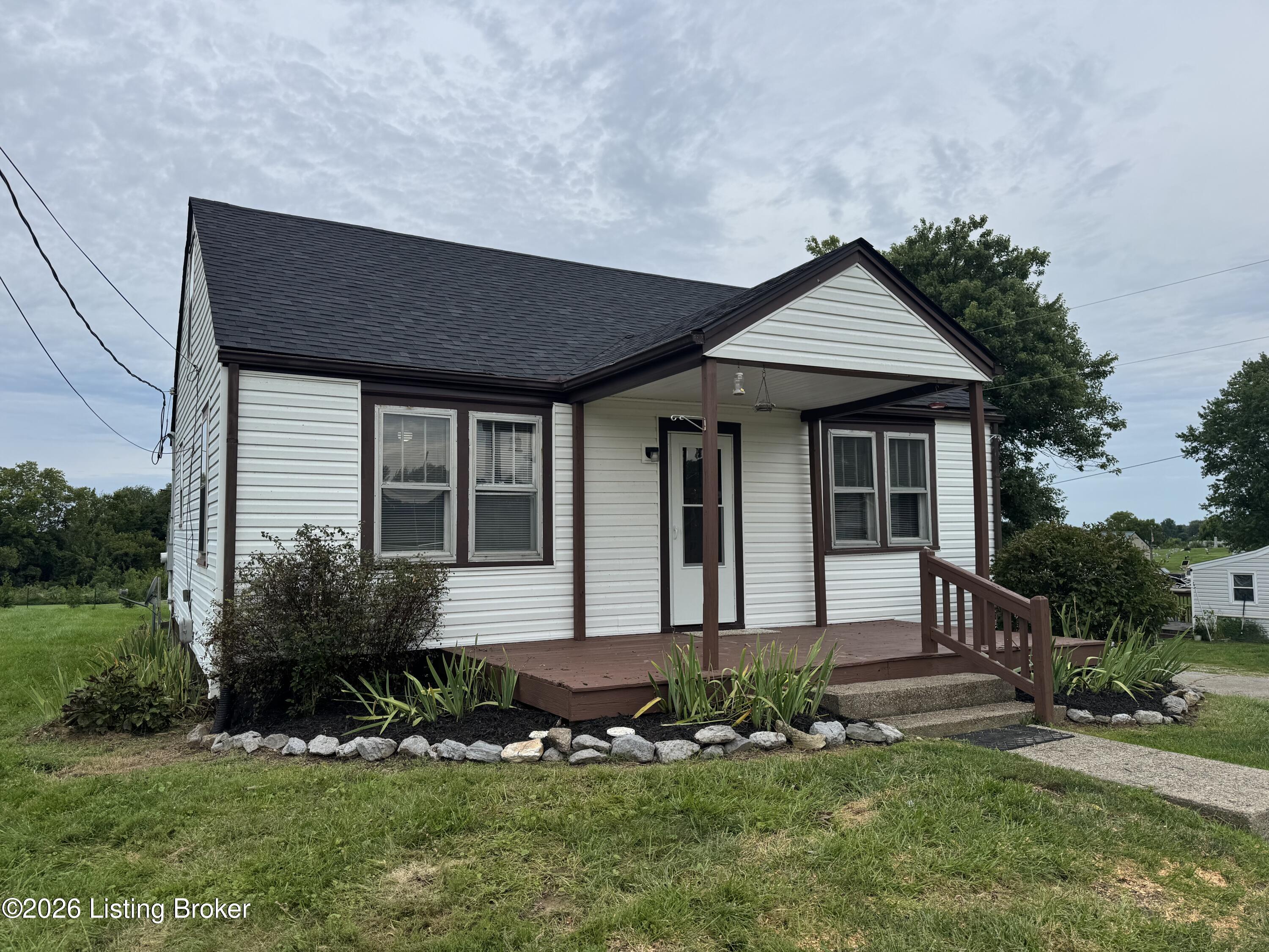 8576 Cropper Rd Property Photo 1