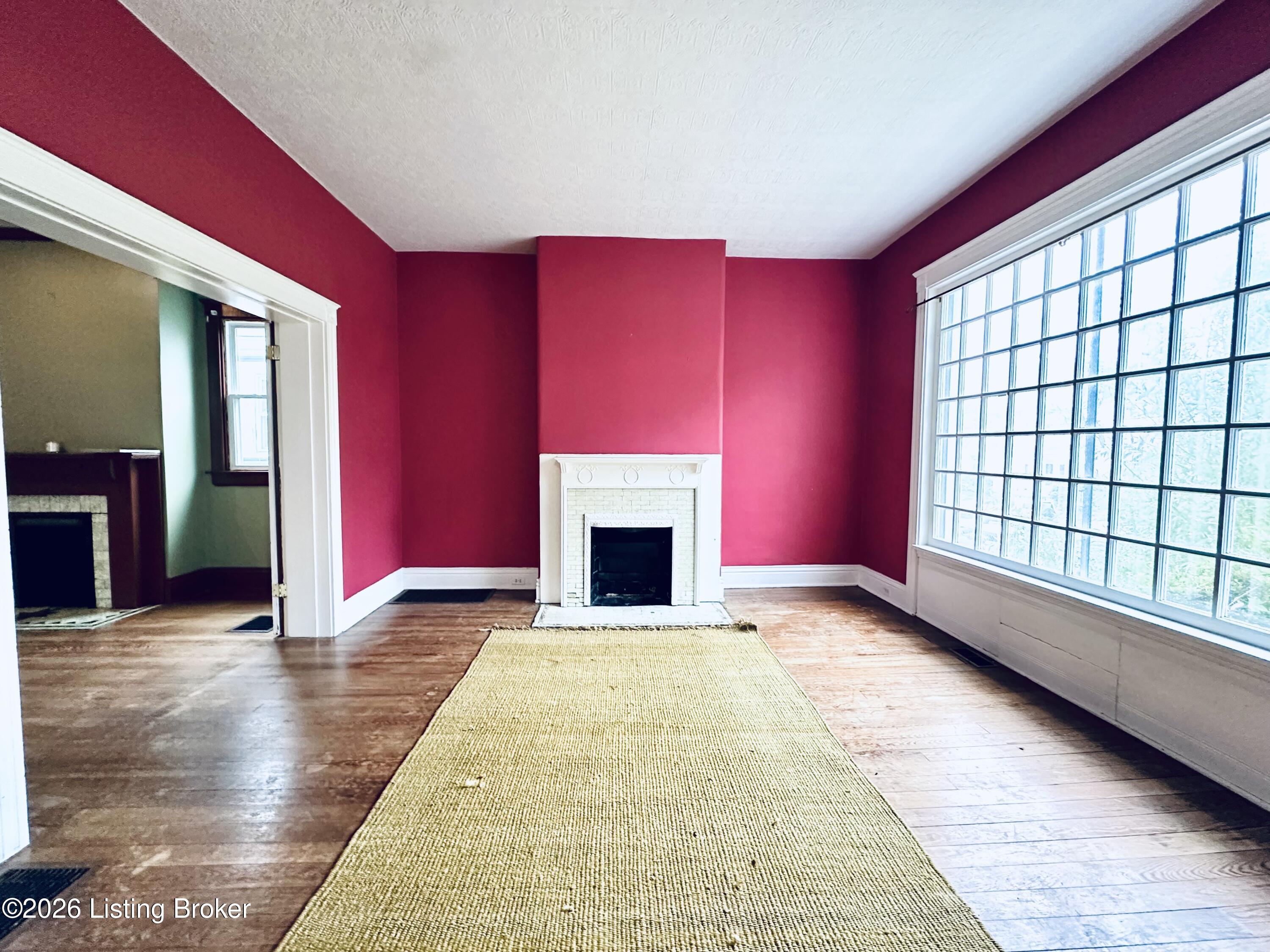 1026 E Breckinridge St Property Photo 4