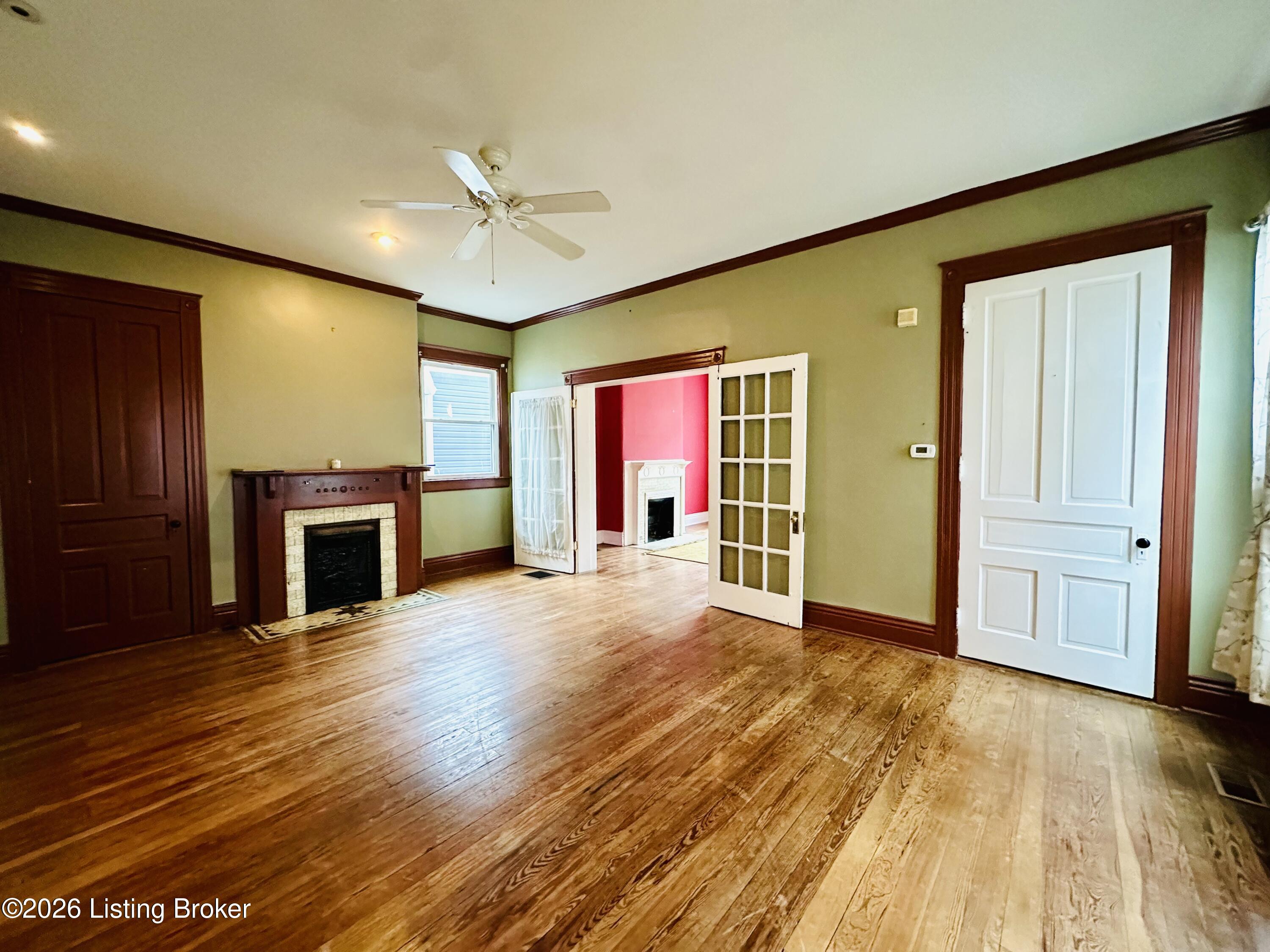 1026 E Breckinridge St Property Photo 8