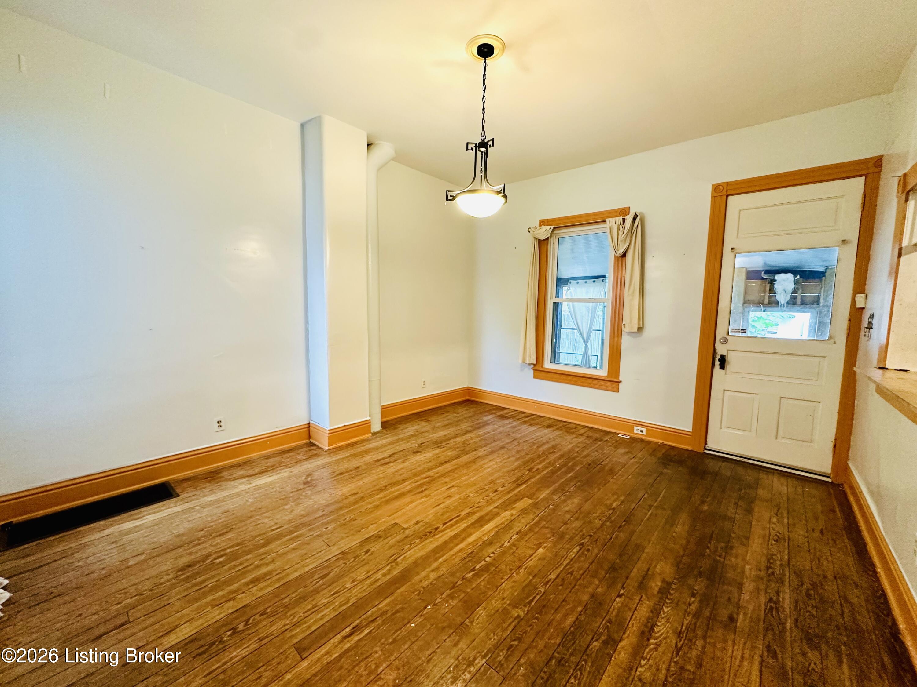 1026 E Breckinridge St Property Photo 10
