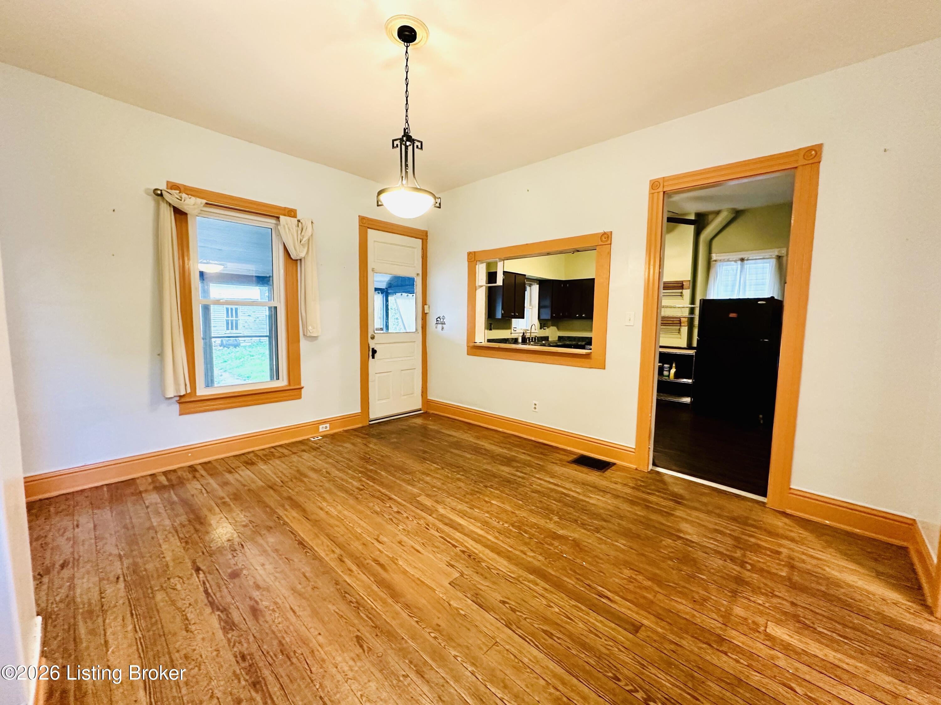1026 E Breckinridge St Property Photo 11