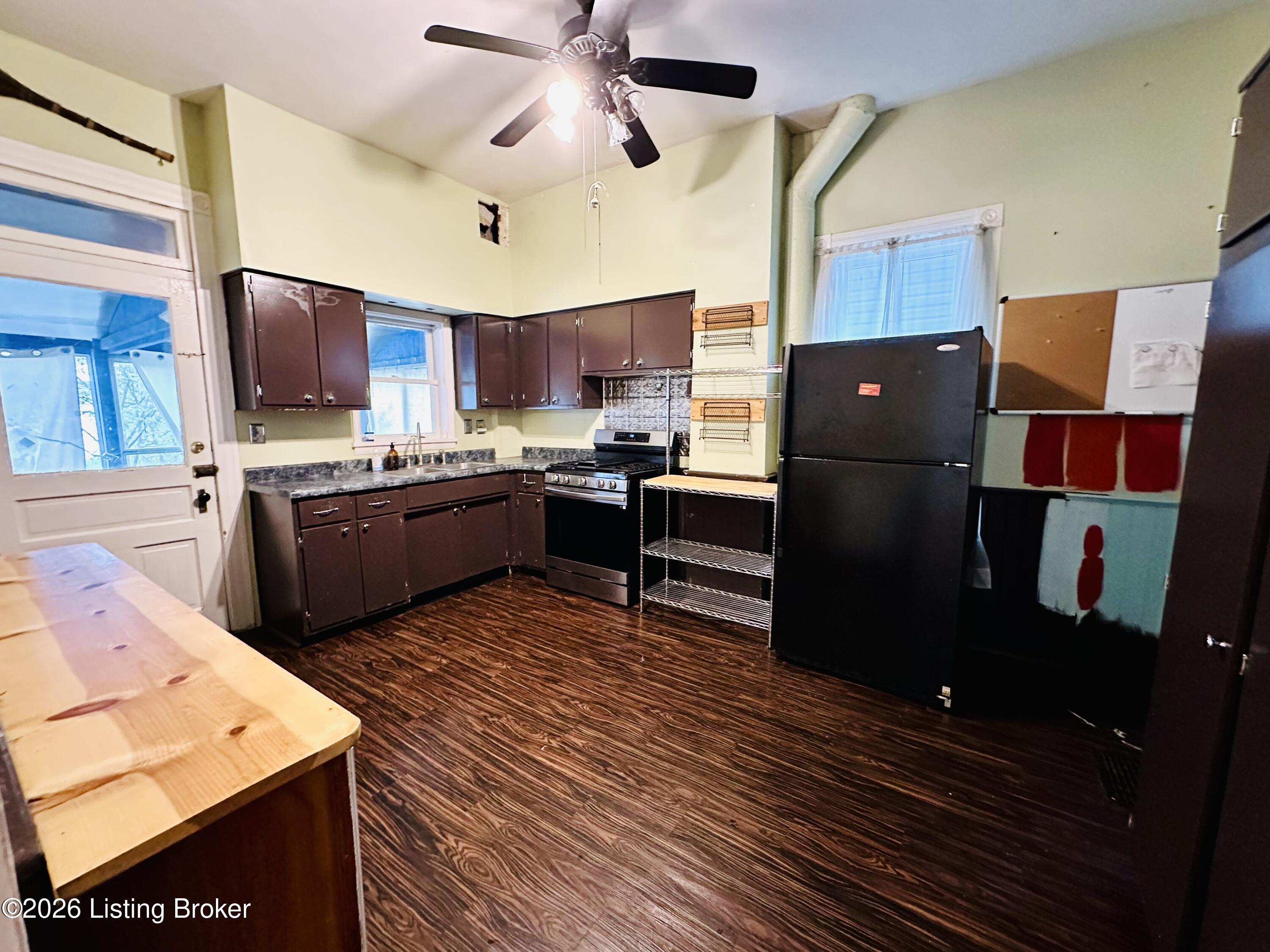 1026 E Breckinridge St Property Photo 13