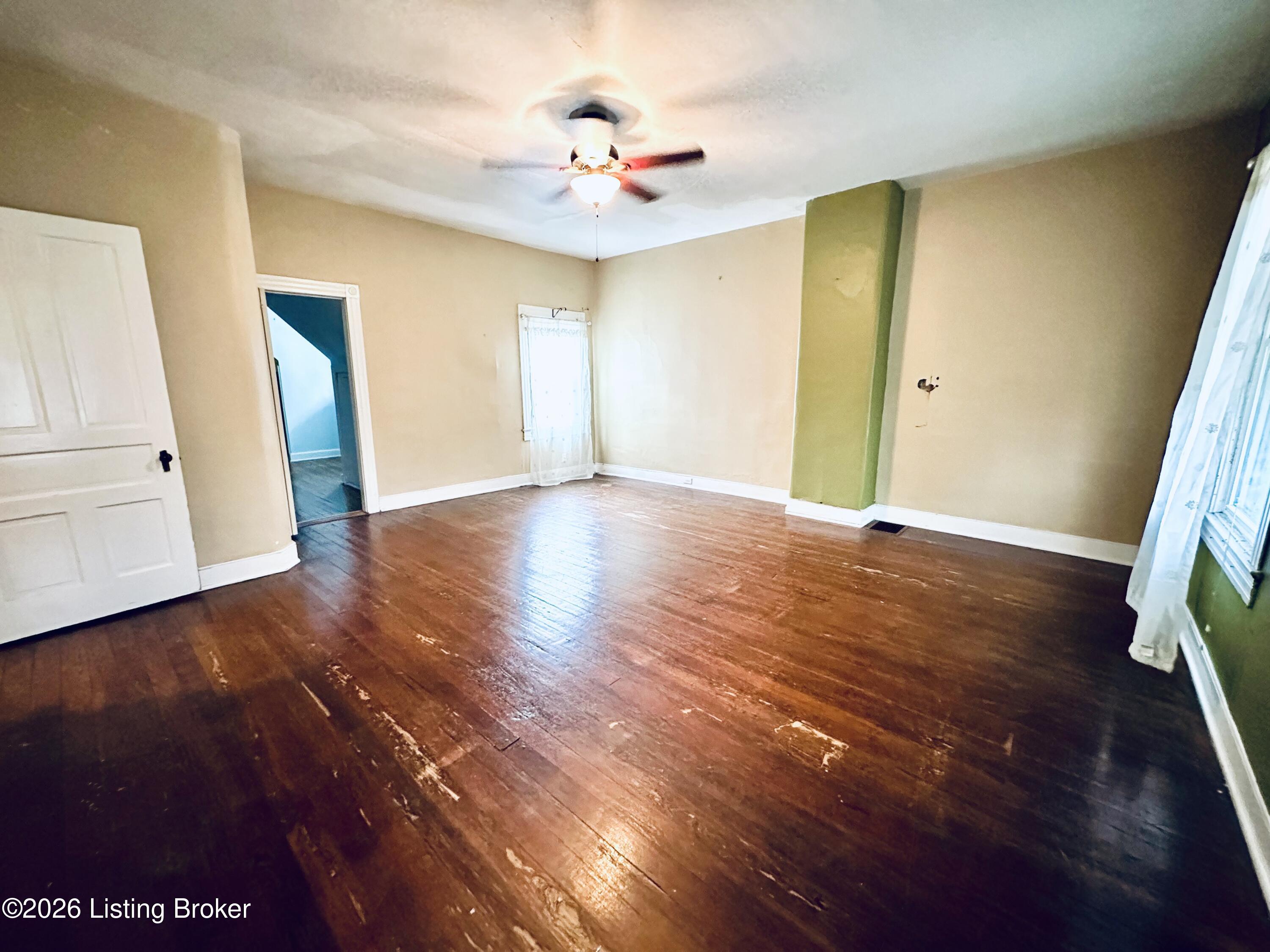 1026 E Breckinridge St Property Photo 17