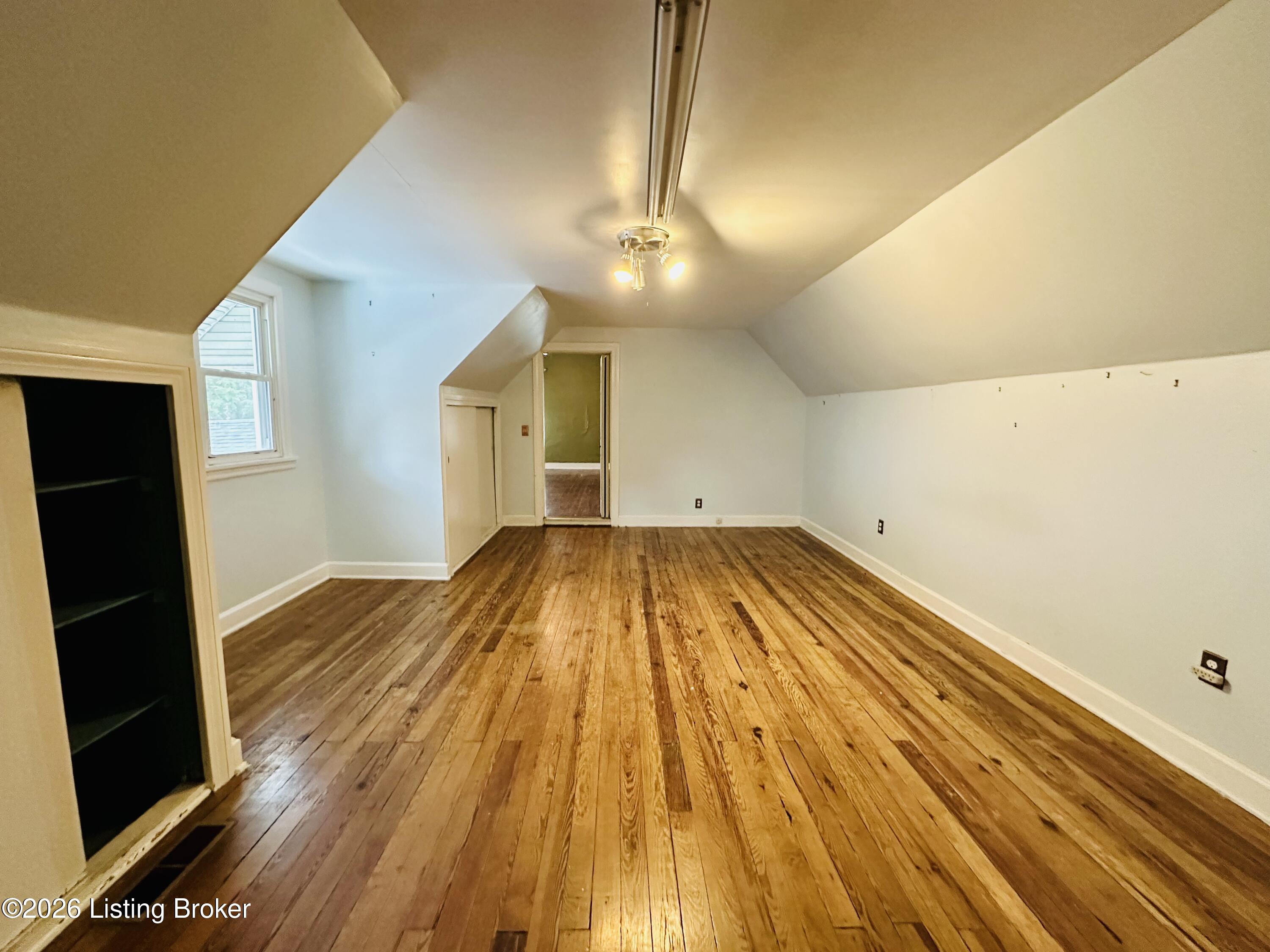 1026 E Breckinridge St Property Photo 18
