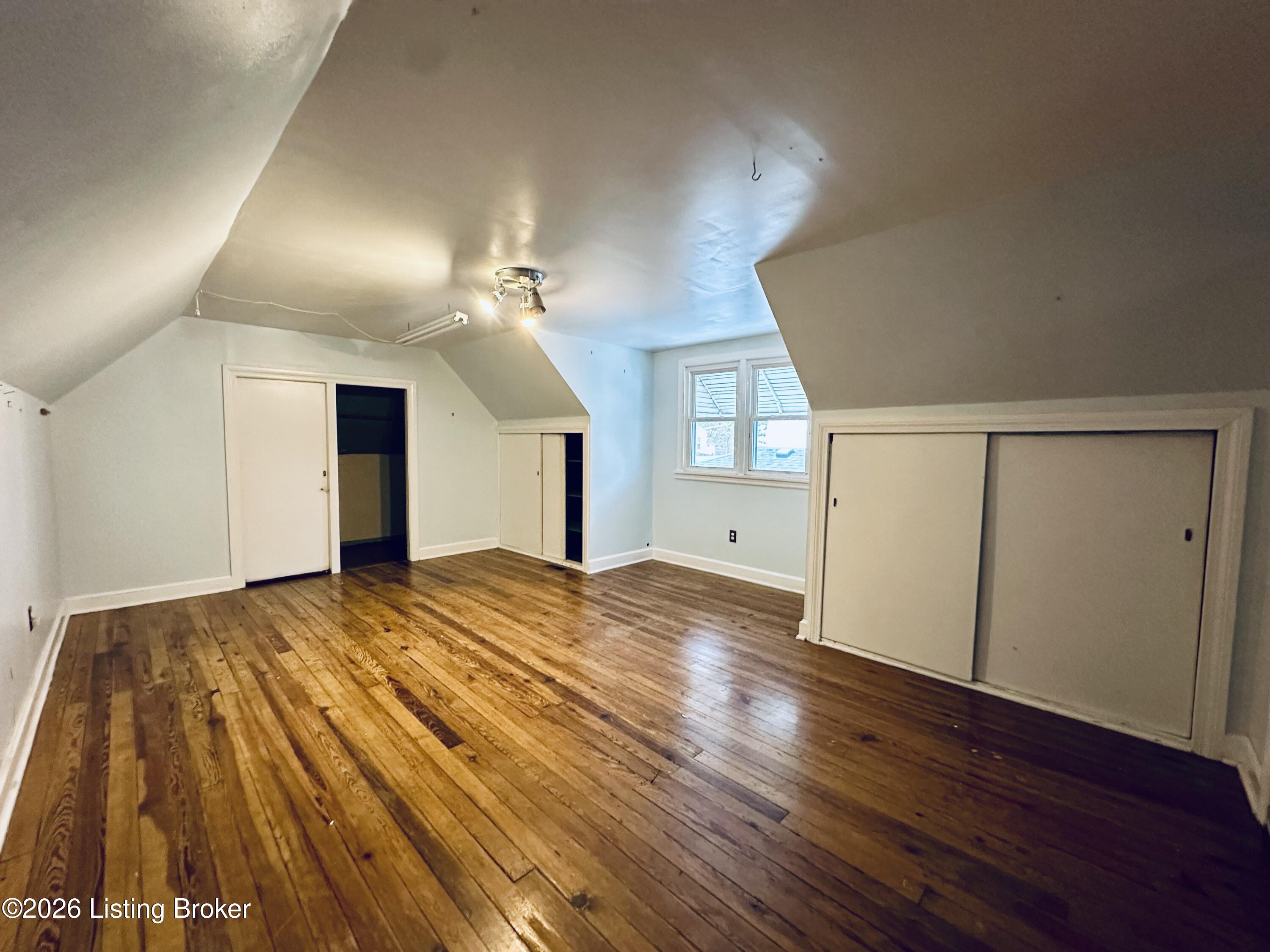 1026 E Breckinridge St Property Photo 19