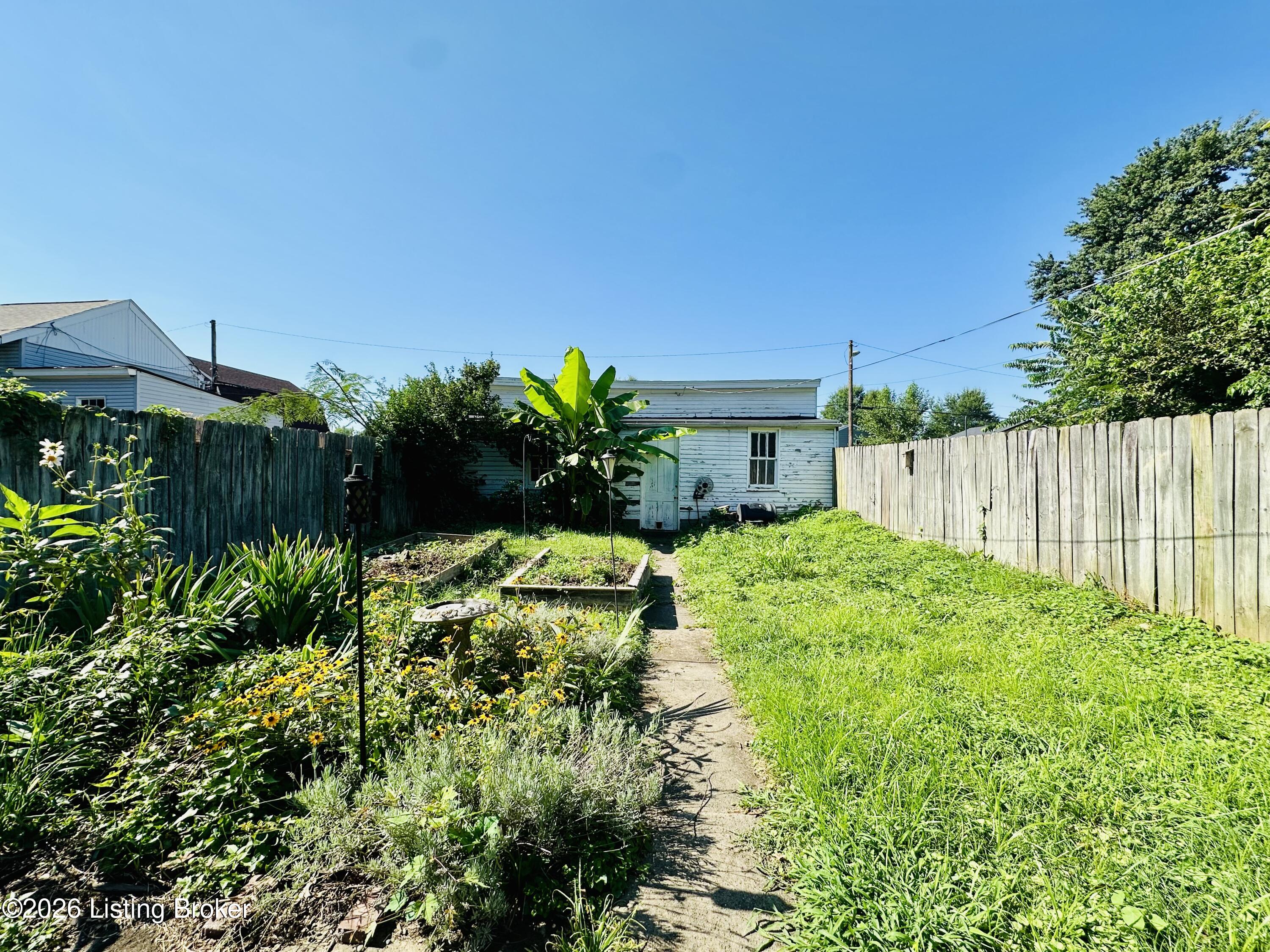 1026 E Breckinridge St Property Photo 20