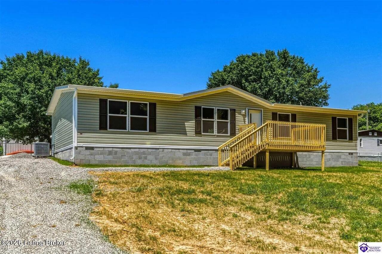 1601 Crume Rd Property Photo 2