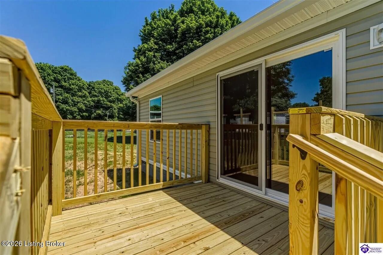 1601 Crume Rd Property Photo 4