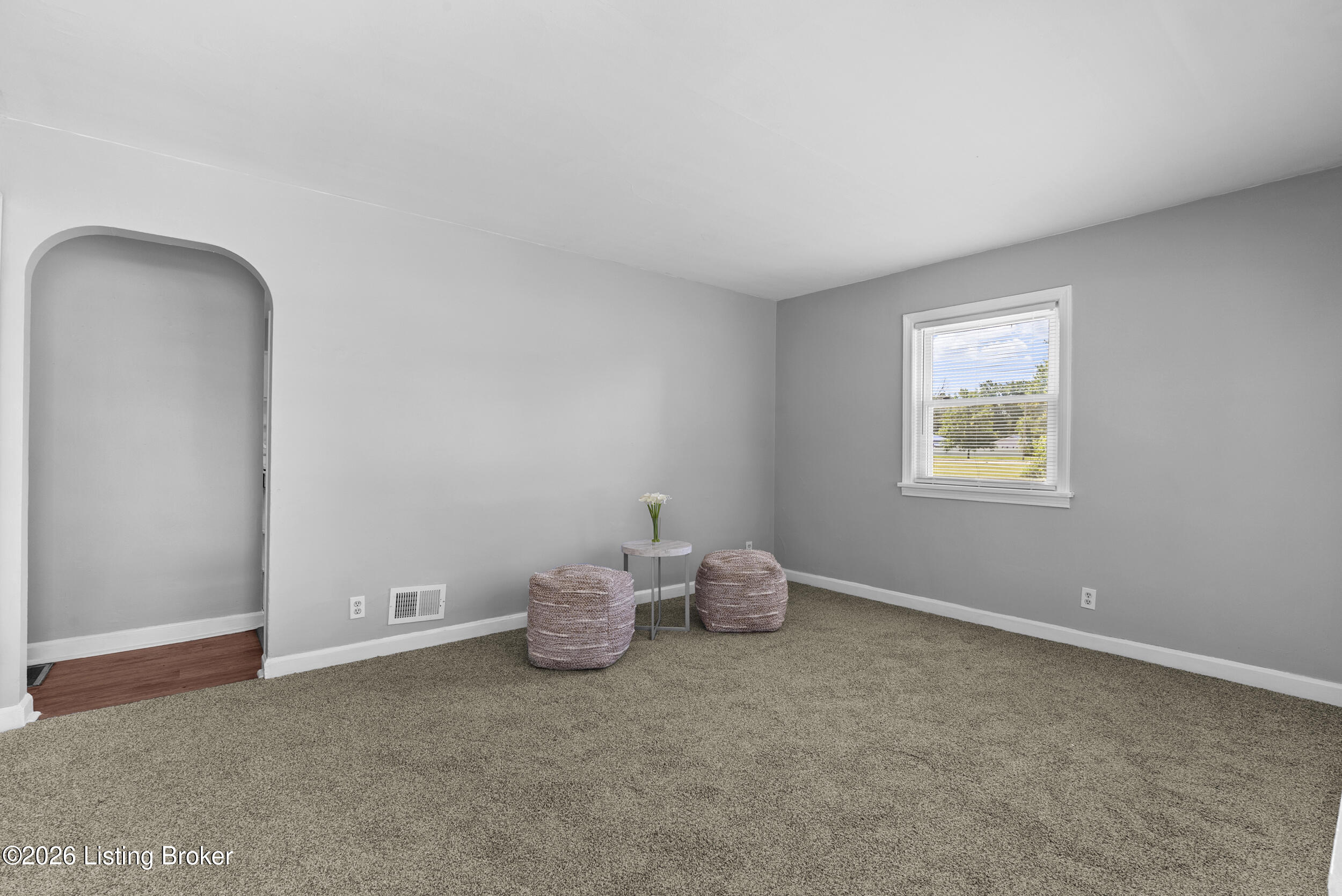 9115 Thompson Ln Property Photo 6
