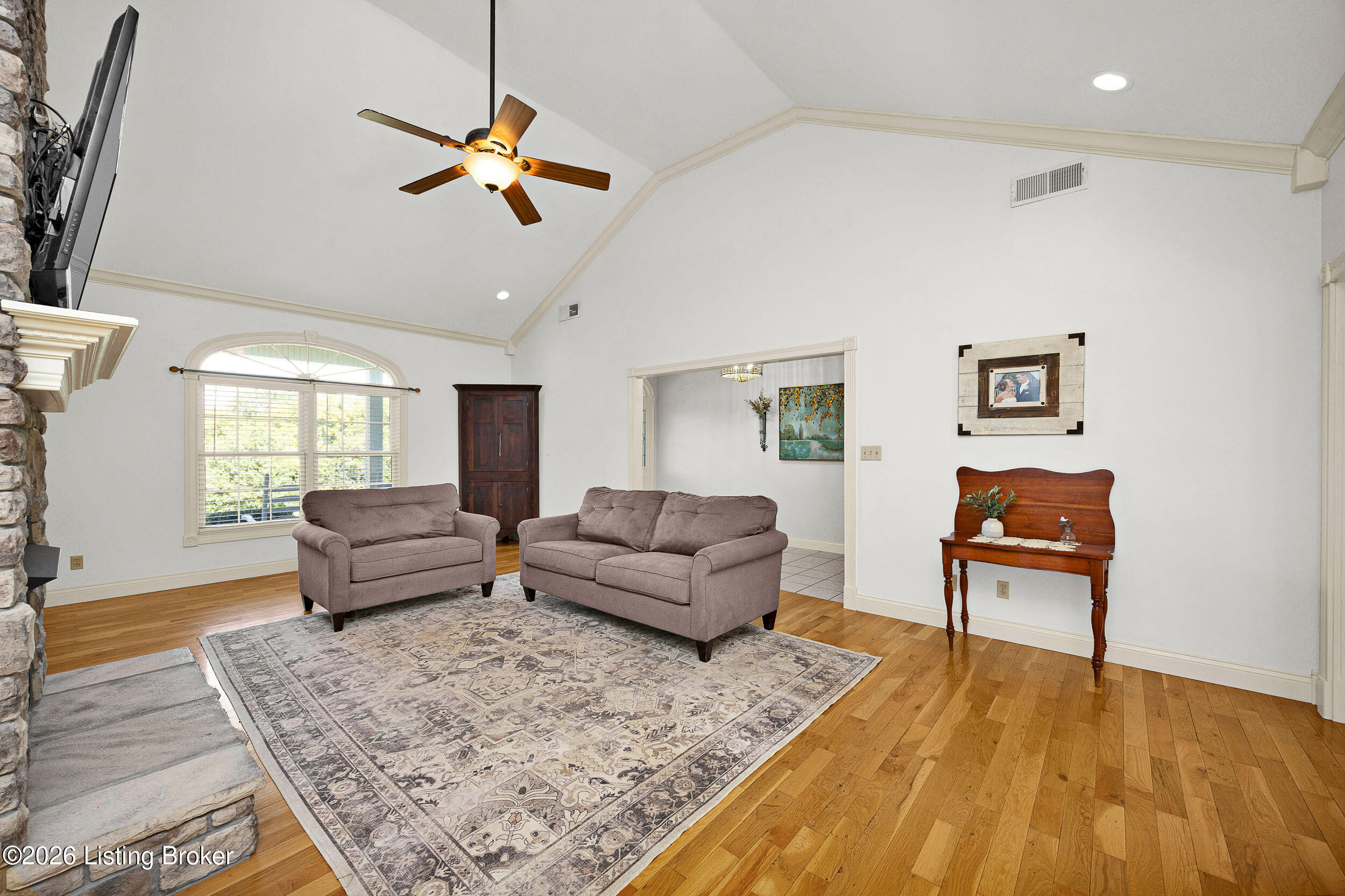 335 Loretto Rd Property Photo 6