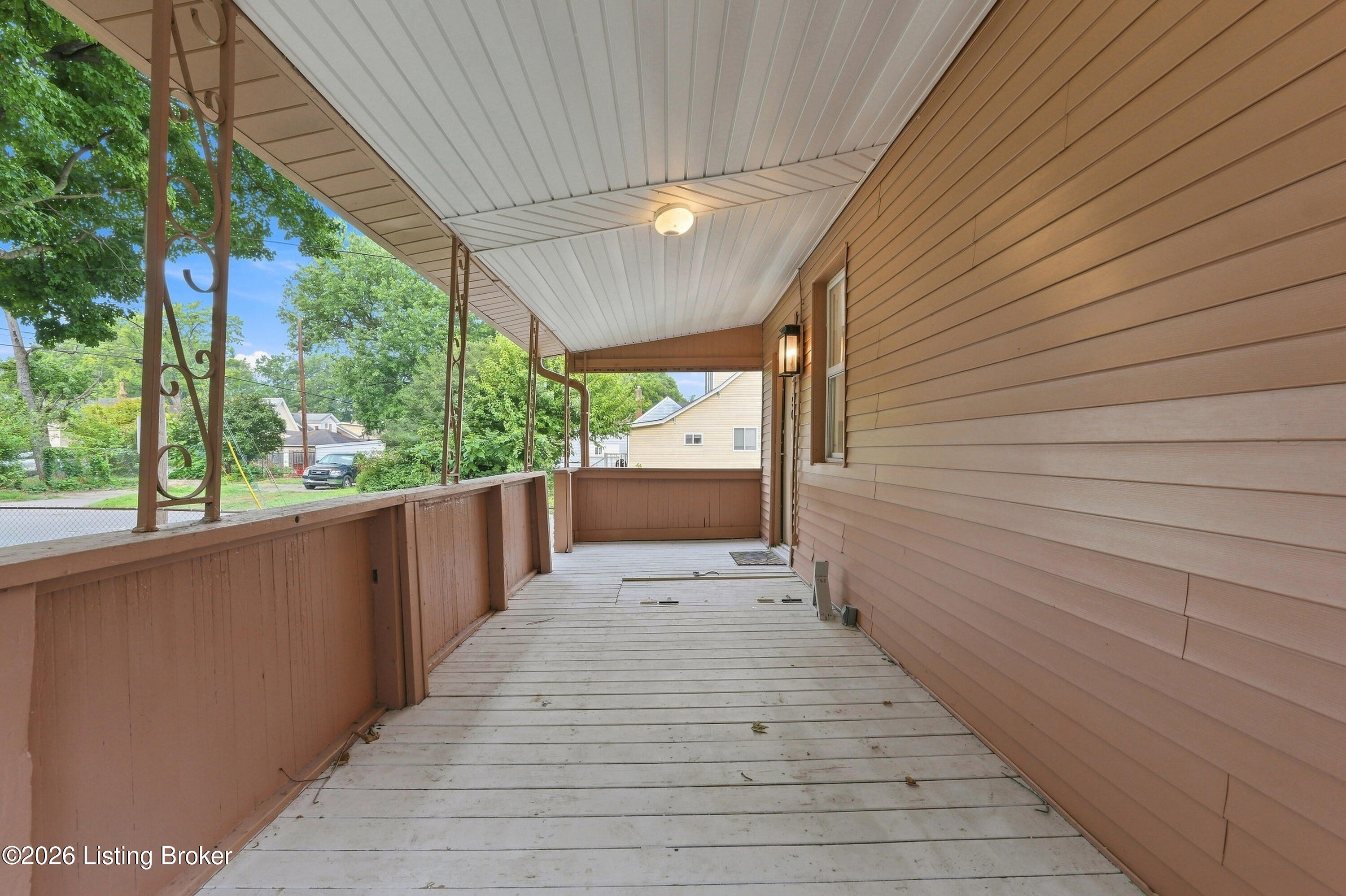 2150 W Lee St Property Photo 25