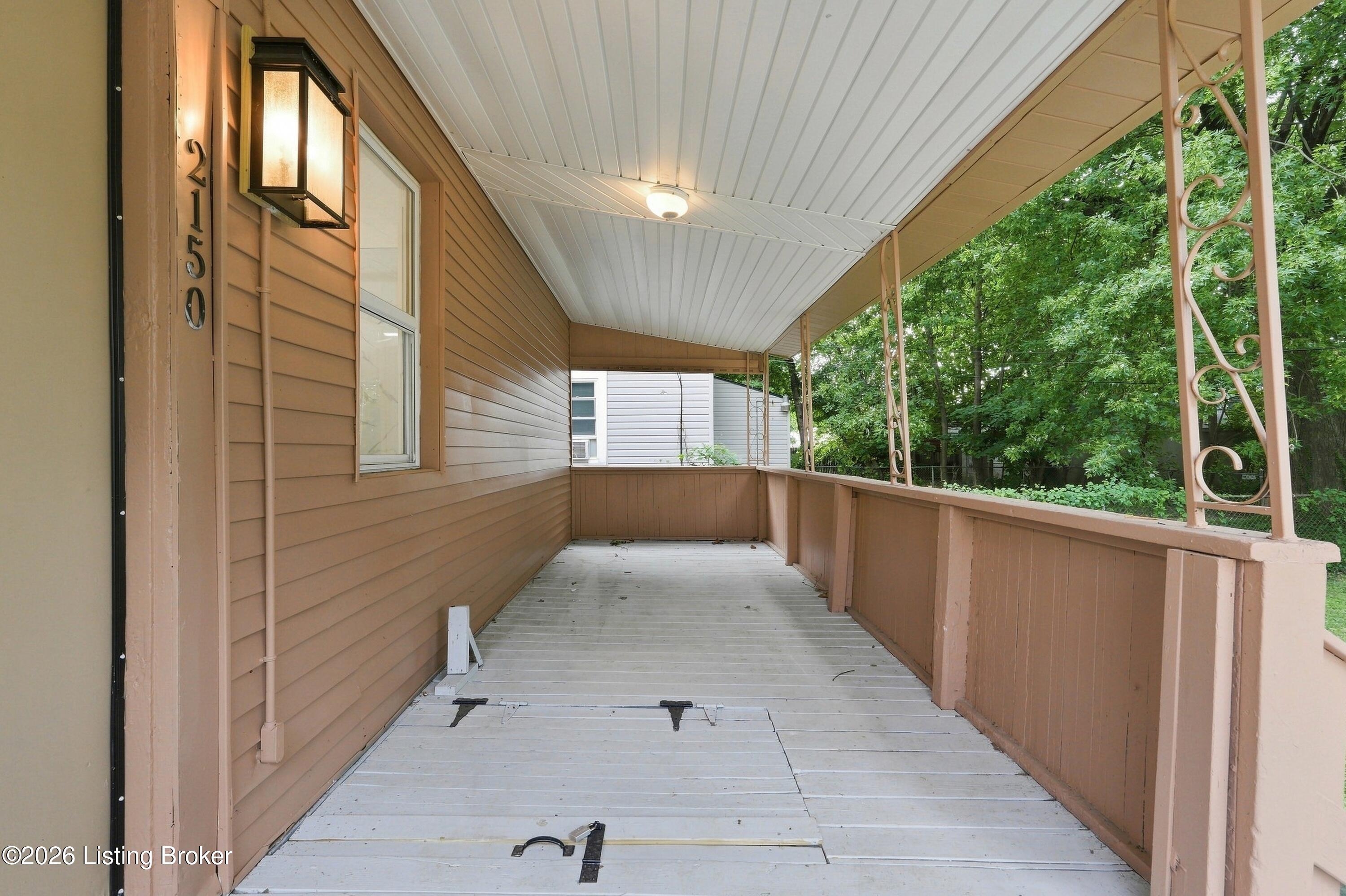 2150 W Lee St Property Photo 26