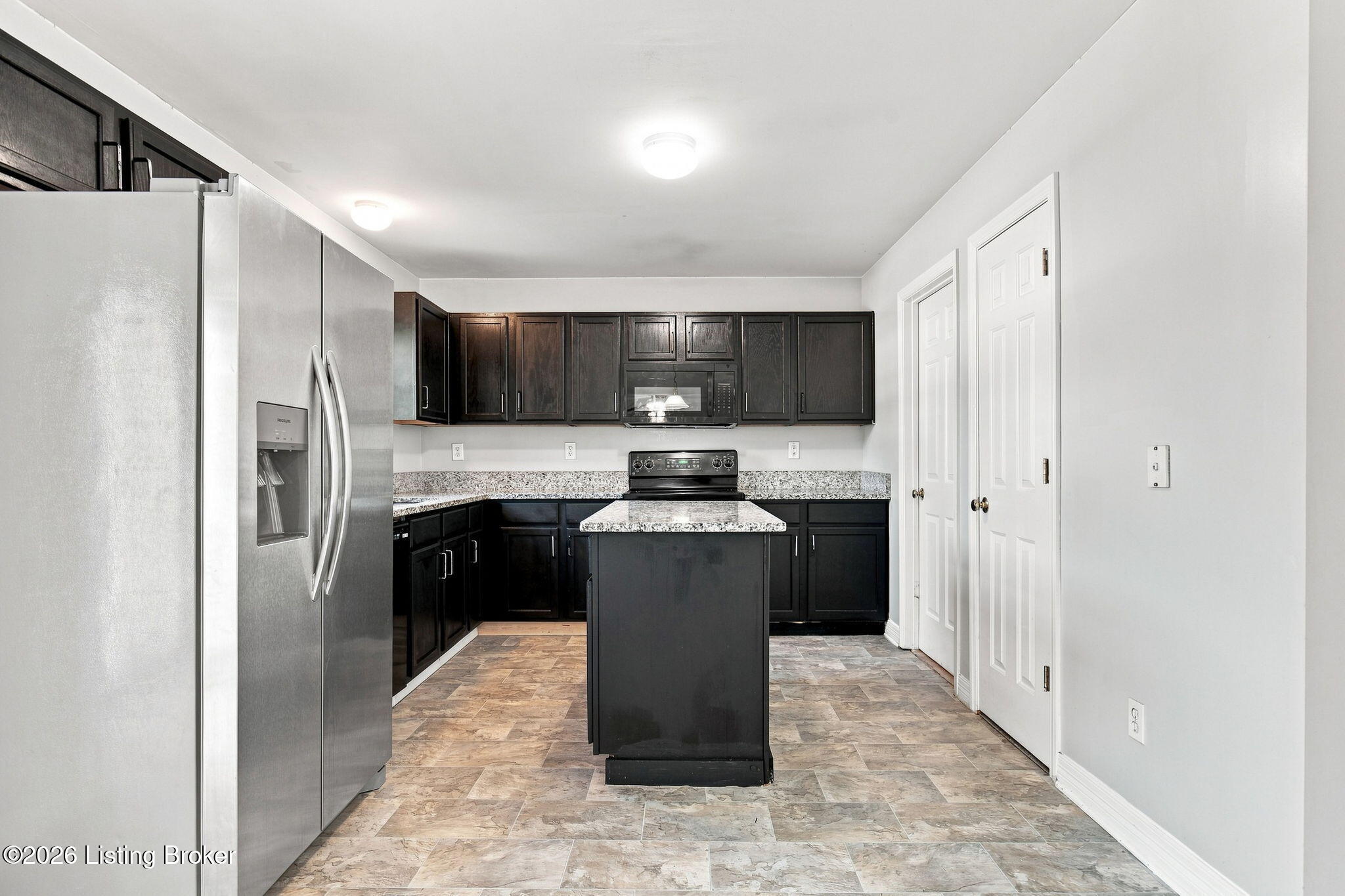 7923 Nature Way Property Photo 15