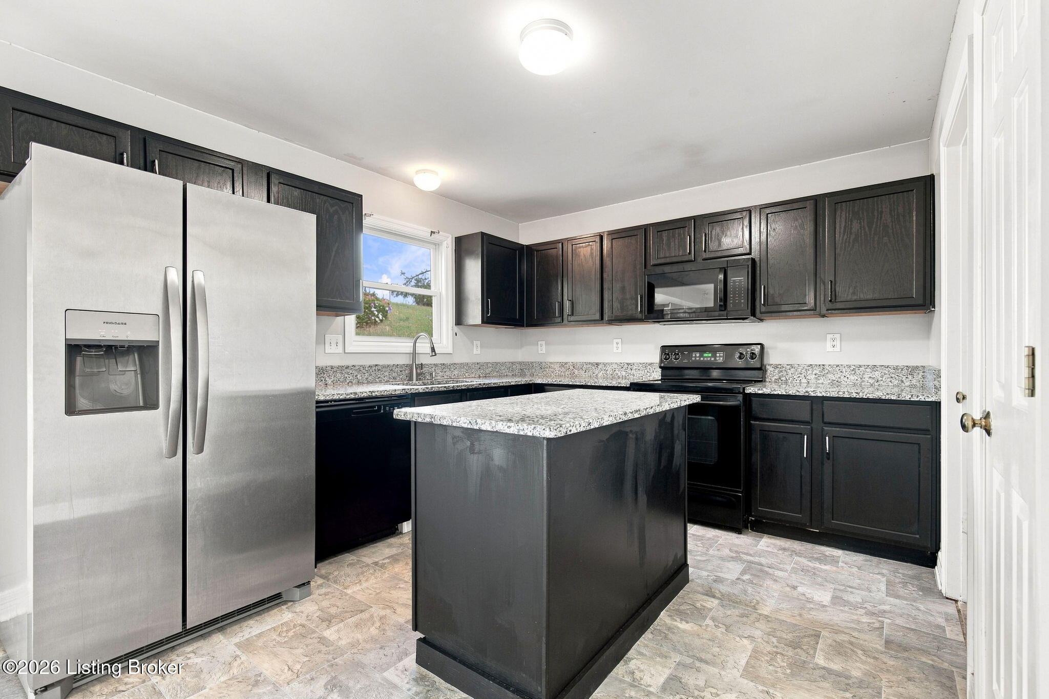 7923 Nature Way Property Photo 16