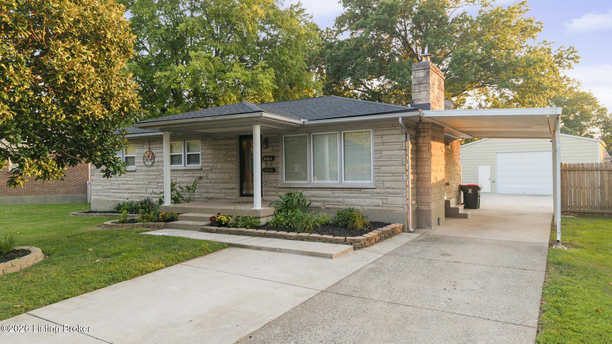 4314 Naneen Dr Property Photo 1