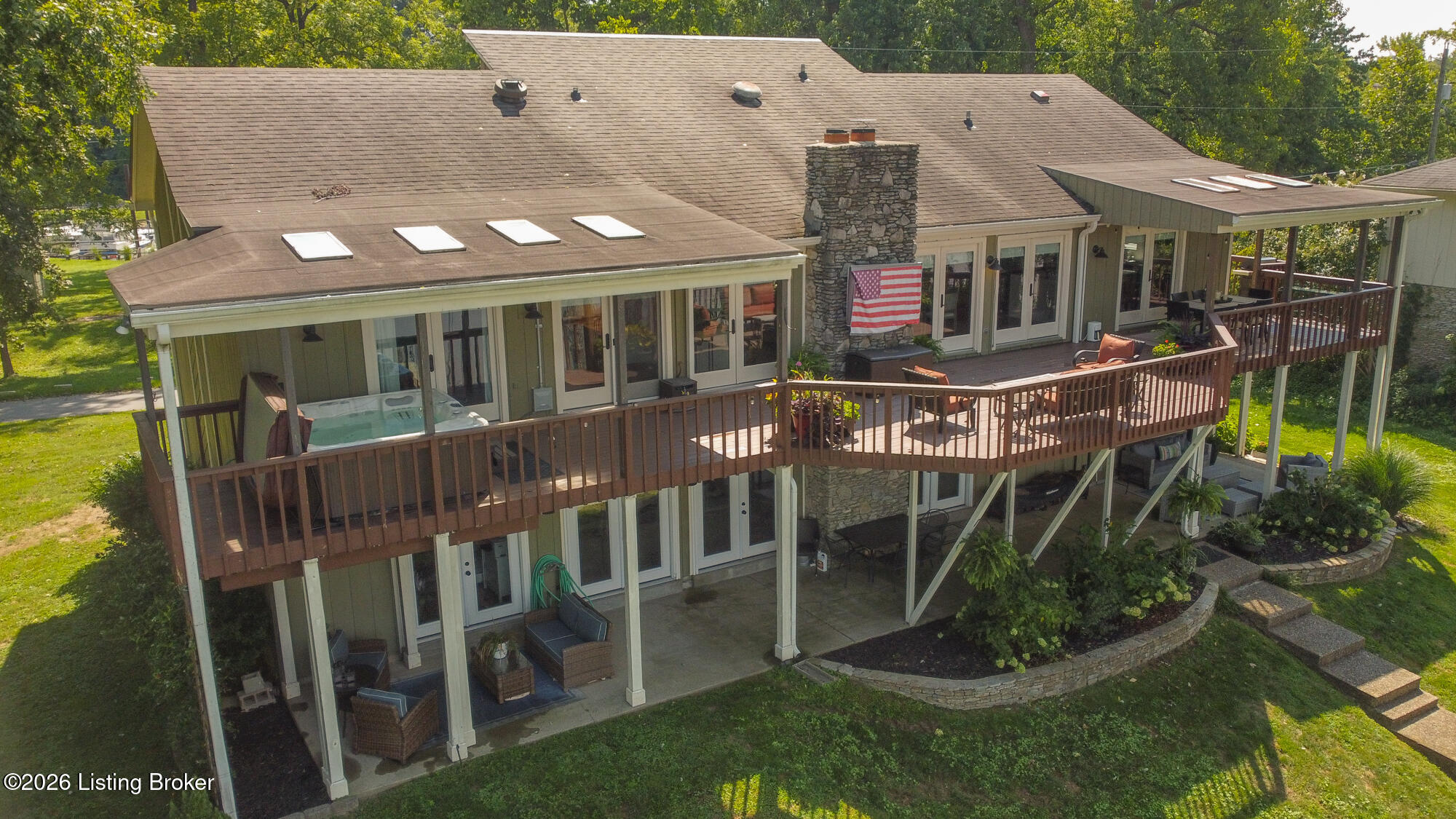 3028 Belknap Beach Rd Property Photo 1