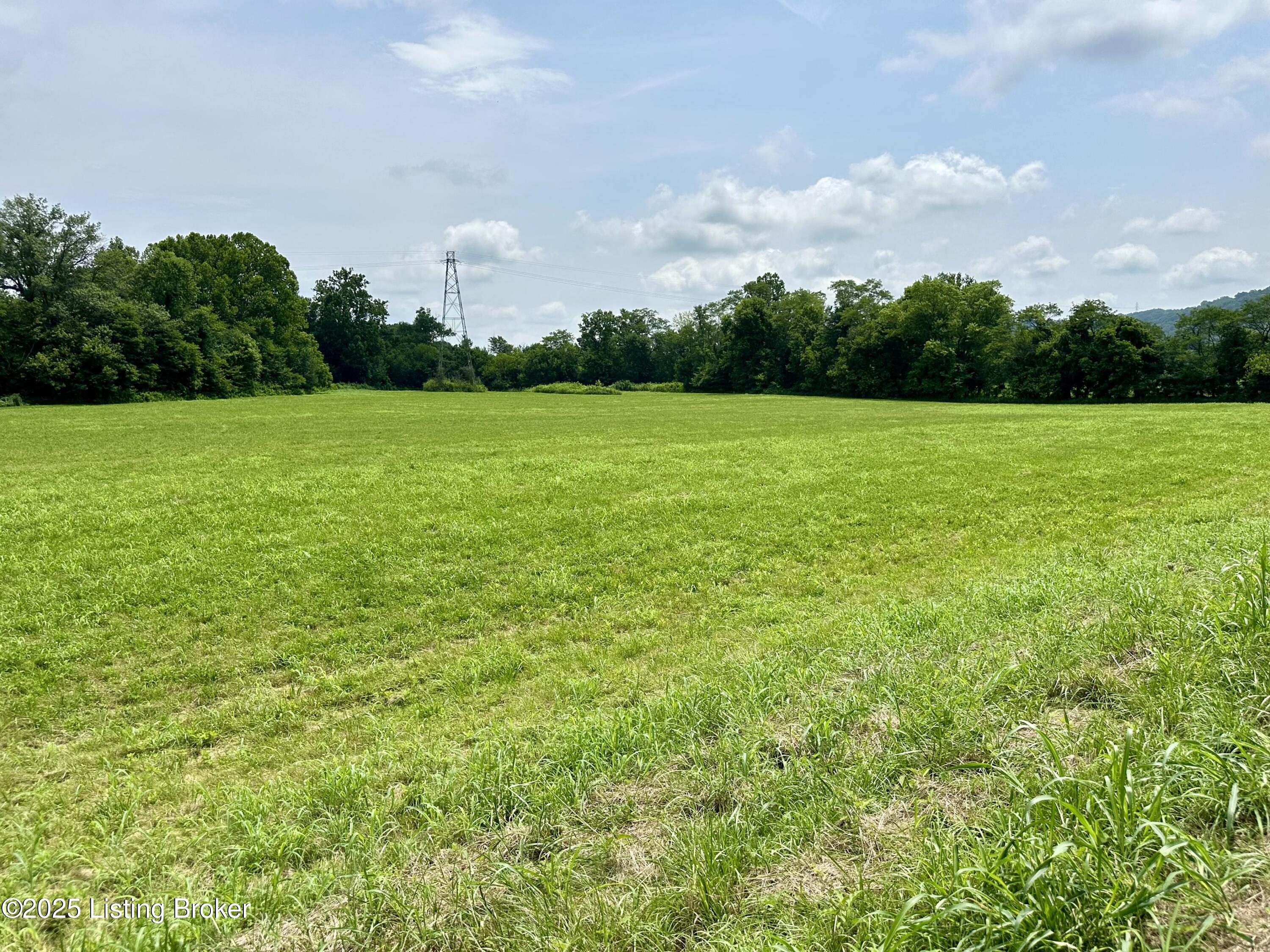 2061 Ky-55 Property Photo 4