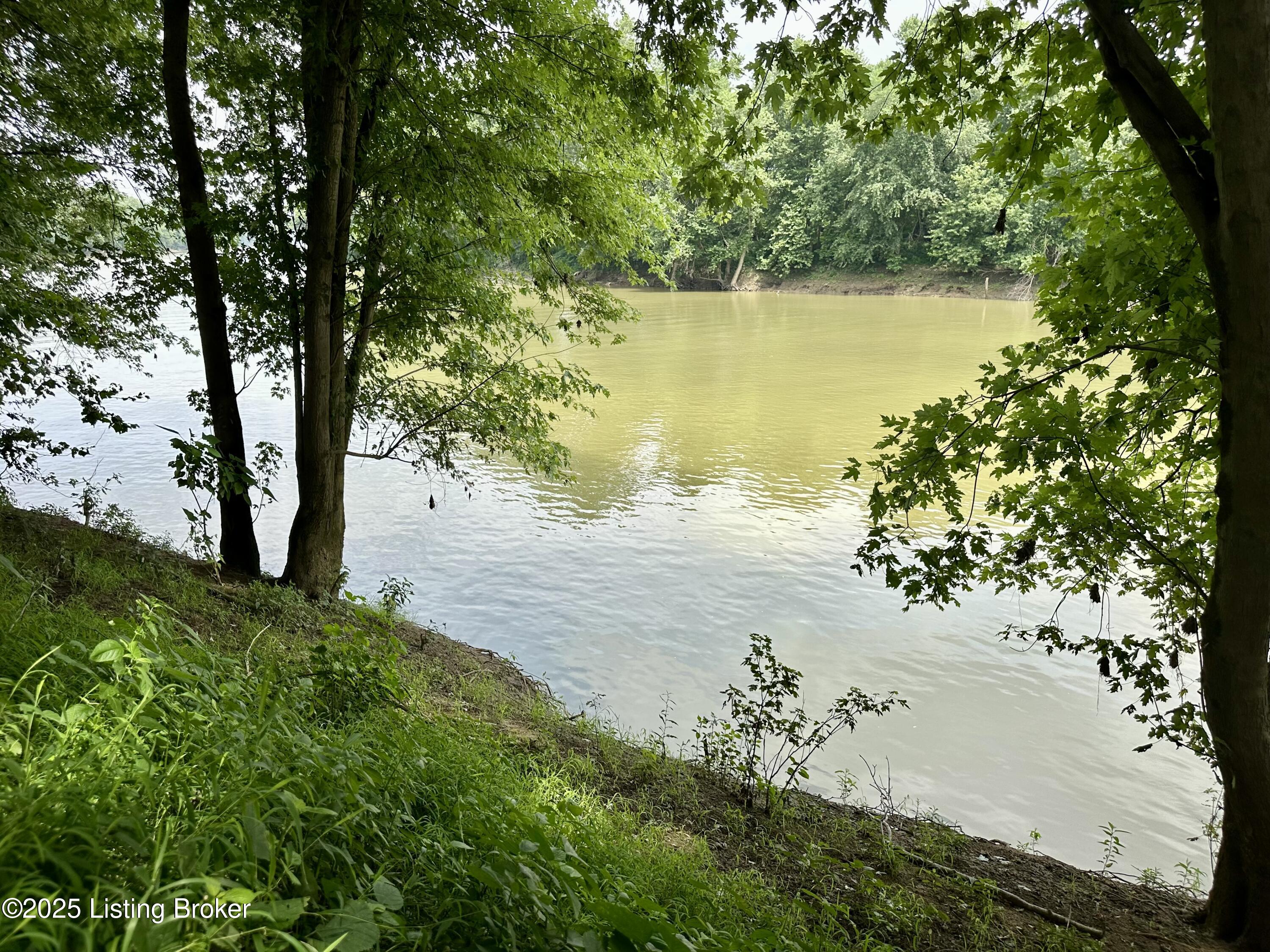 2061 Ky-55 Property Photo 6
