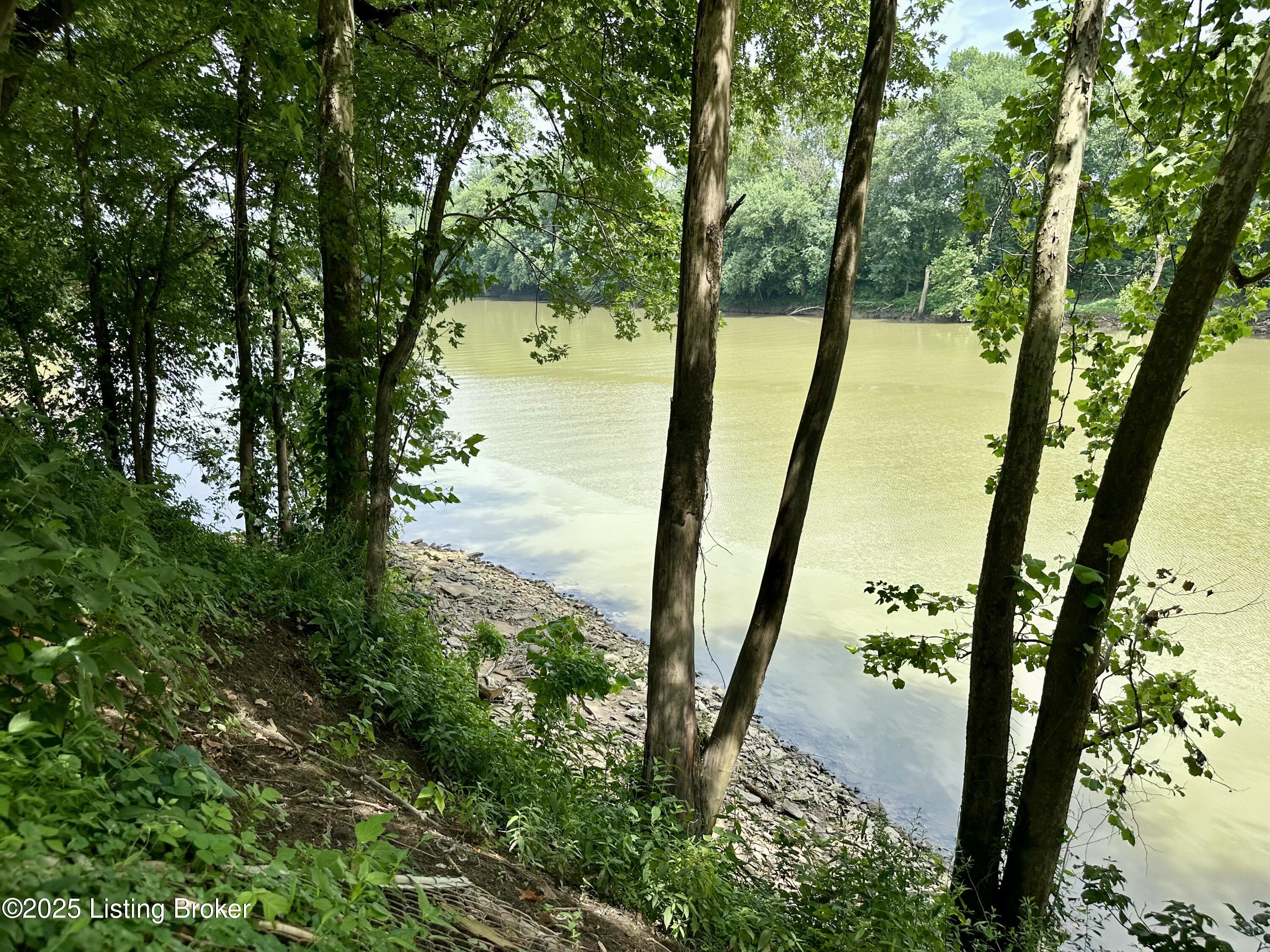 2061 Ky-55 Property Photo 9