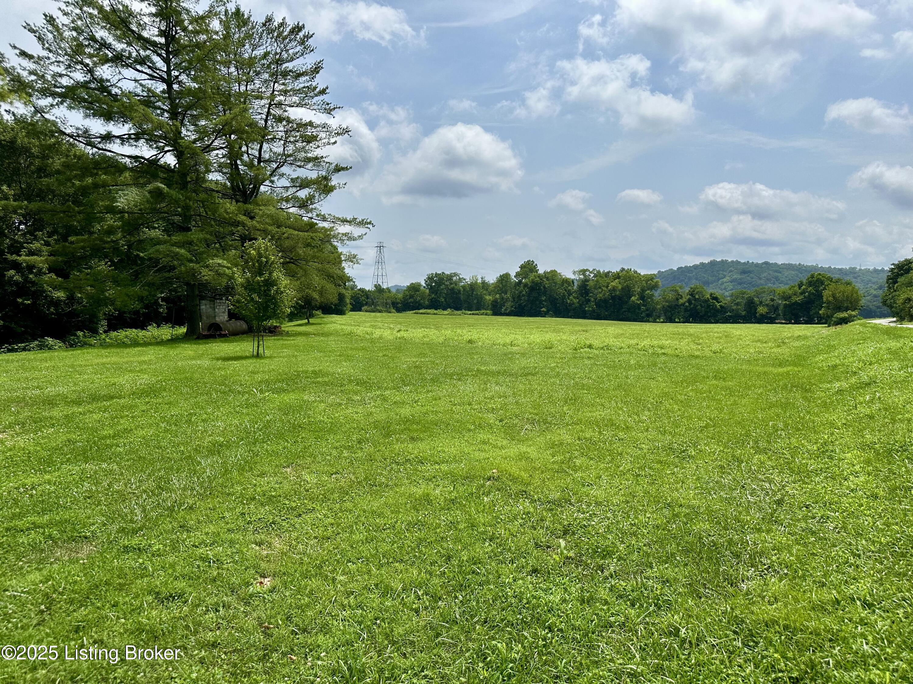 2061 Ky-55 Property Photo 10