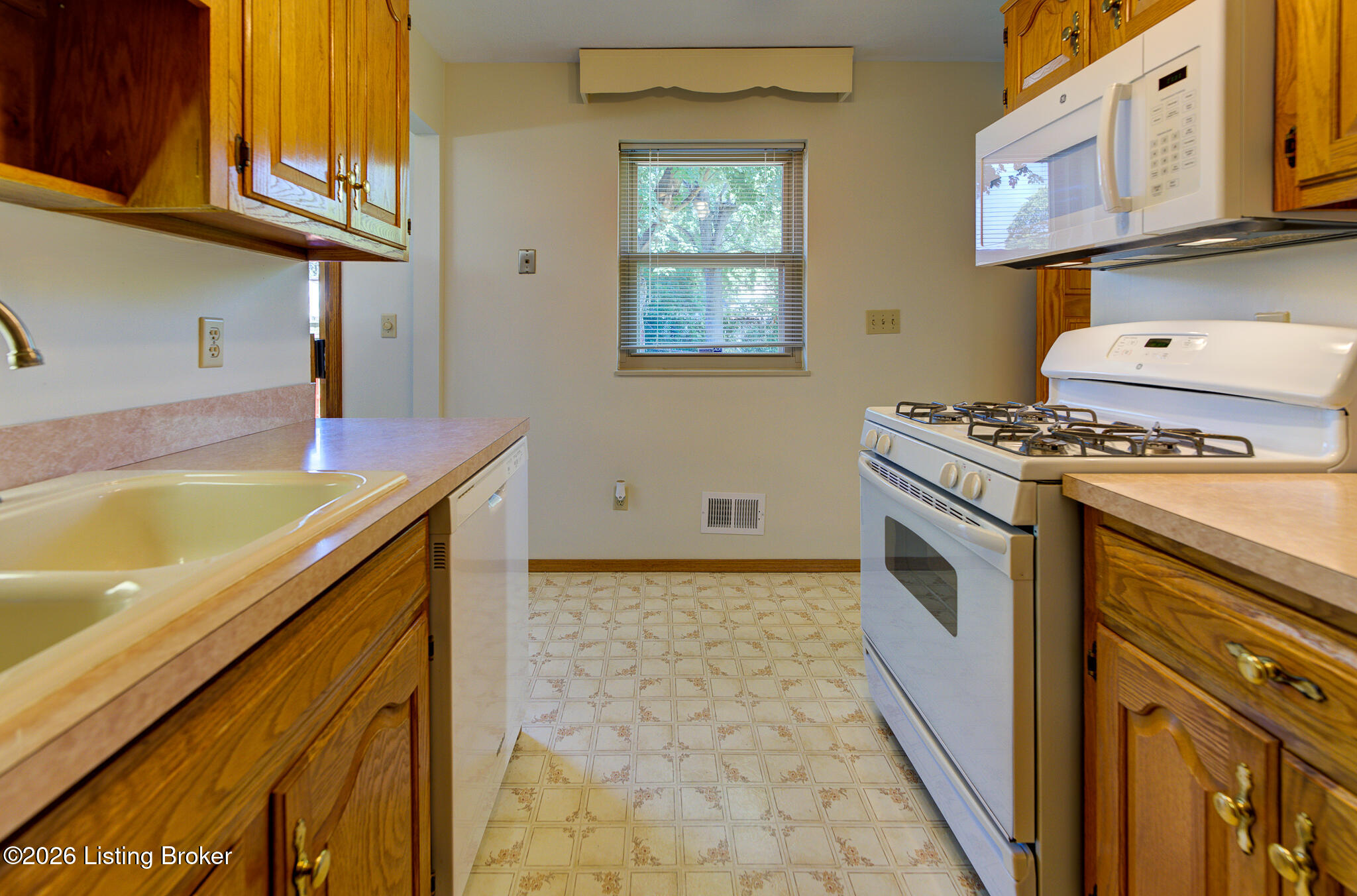 4501 Cod Dr Property Photo 8