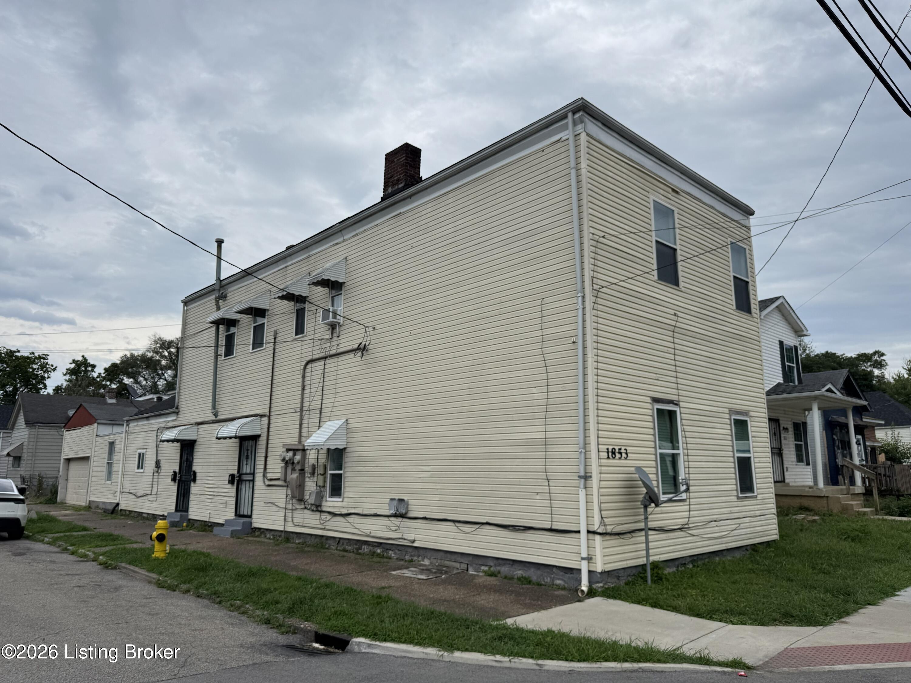 1853 Bank St Property Photo 1