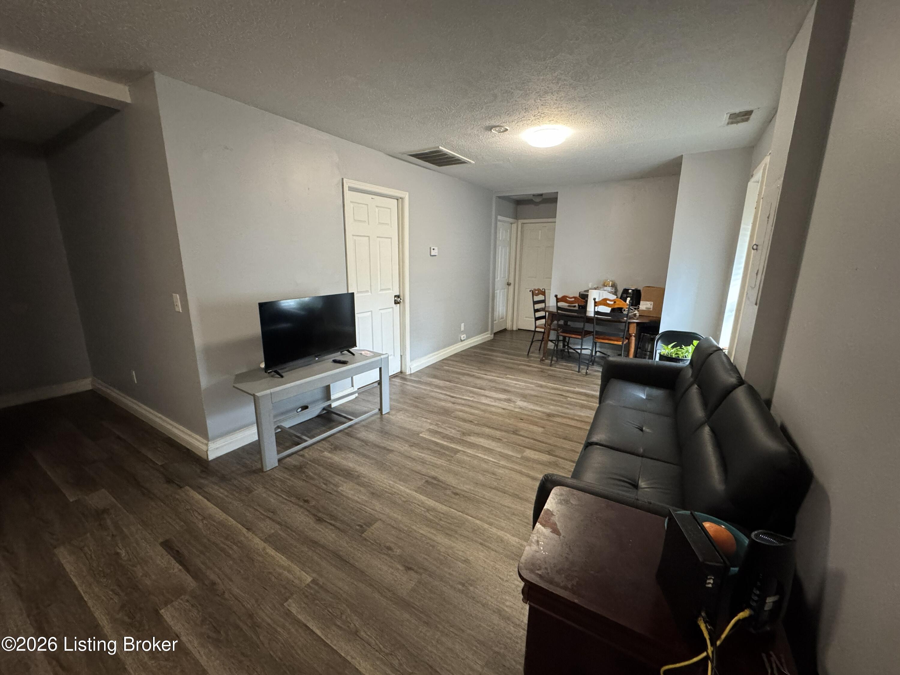 1853 Bank St Property Photo 7