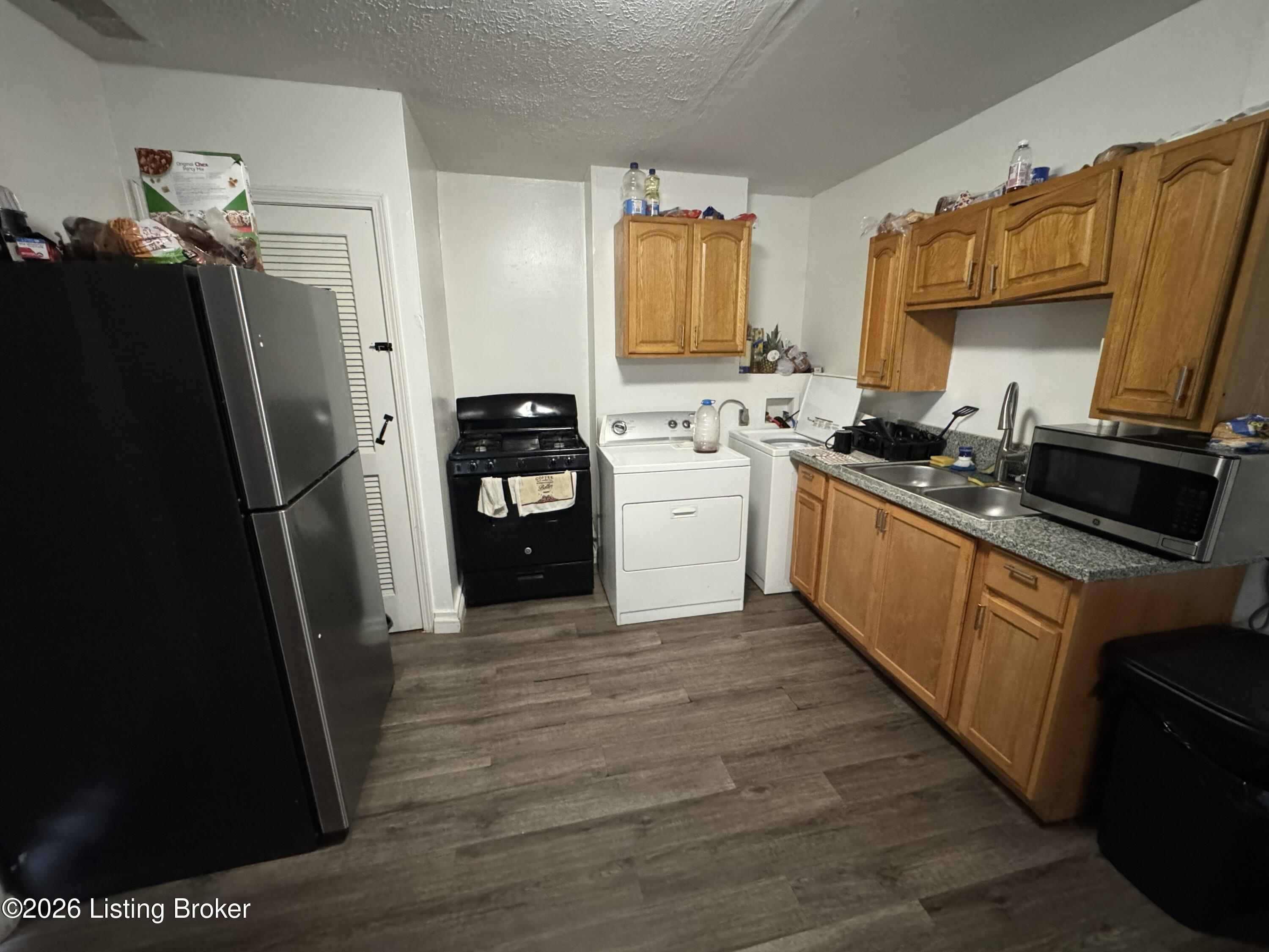 1853 Bank St Property Photo 8