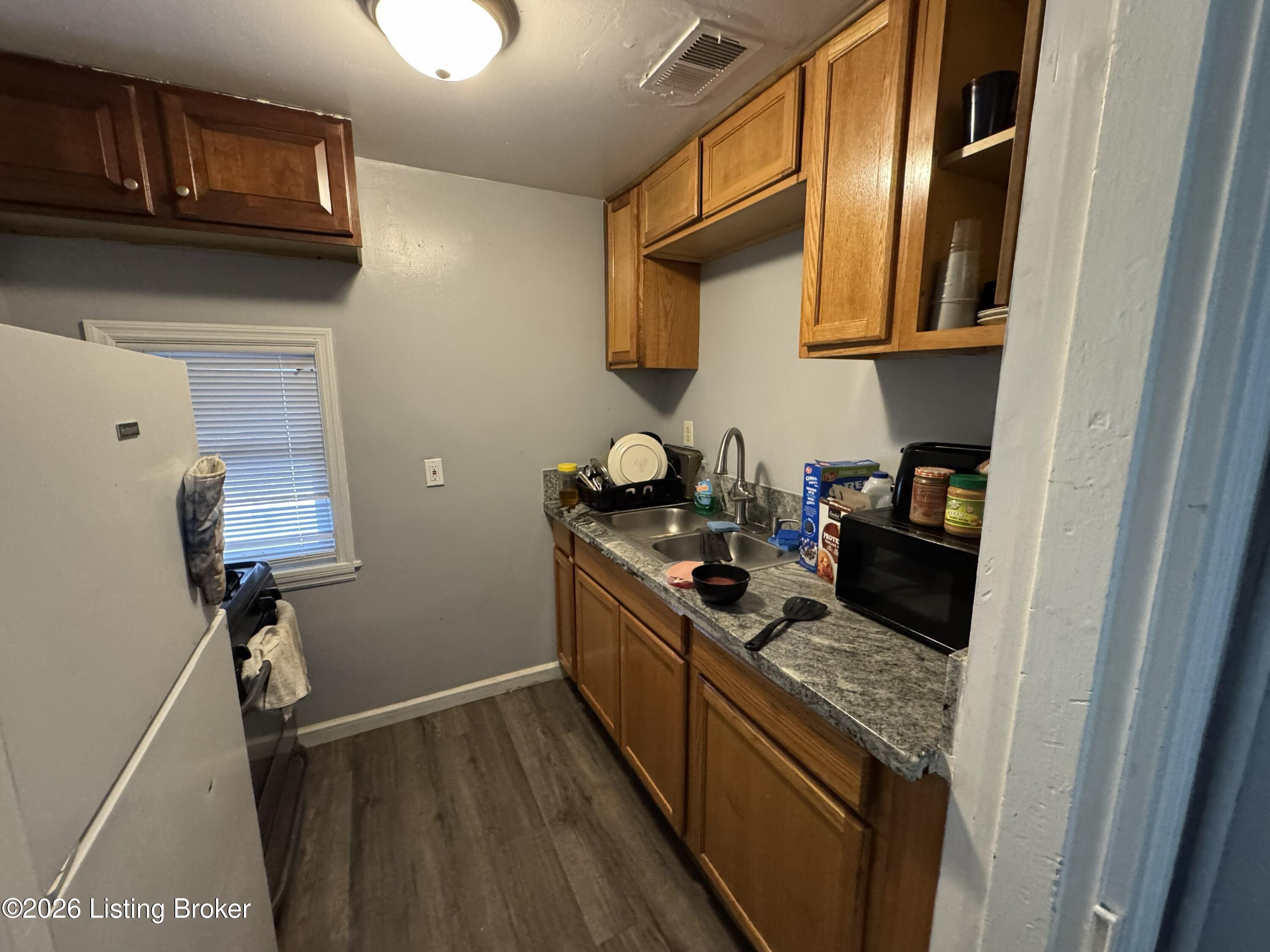 1853 Bank St Property Photo 23