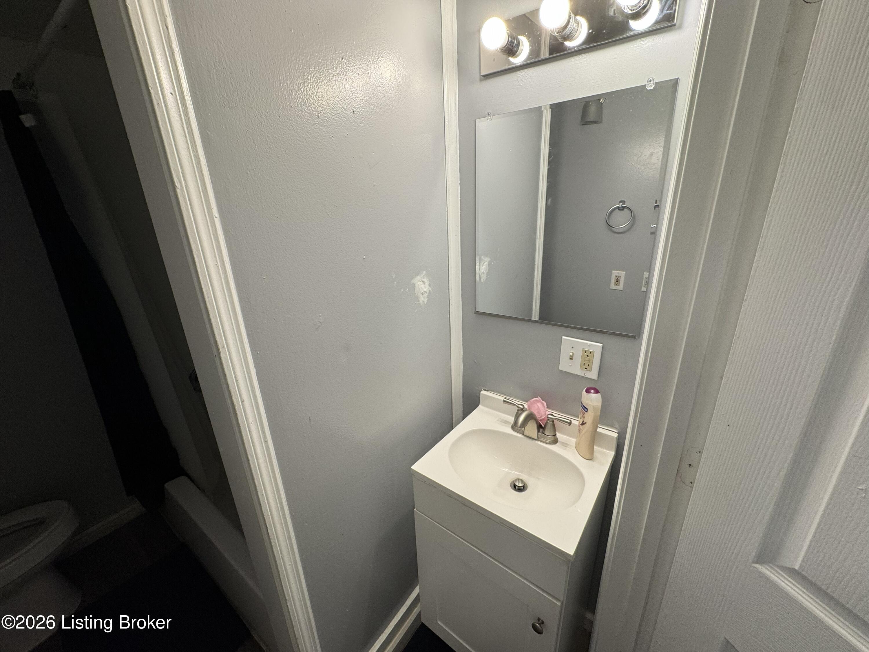 1853 Bank St Property Photo 26