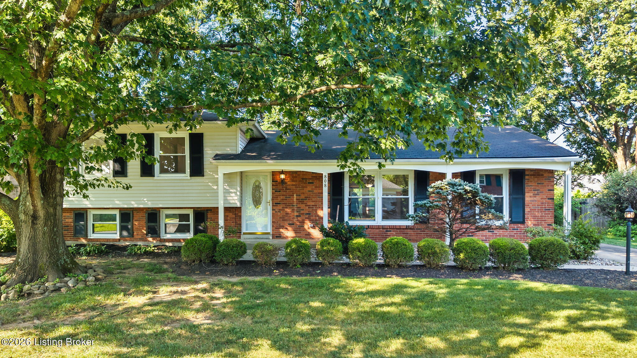 808 Foxwood Ave Property Photo 1
