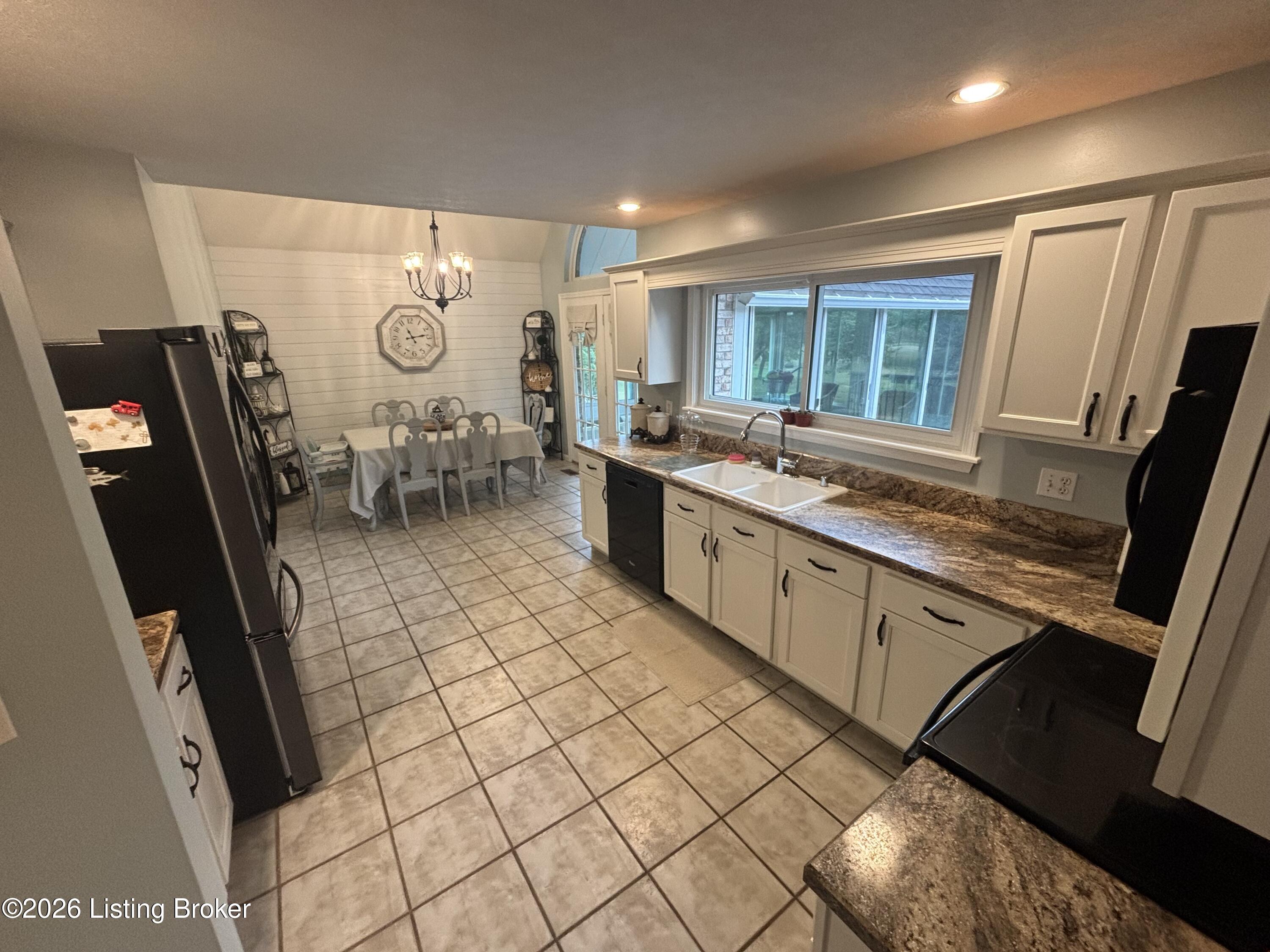 4310 Saratoga Hill Rd Property Photo 12