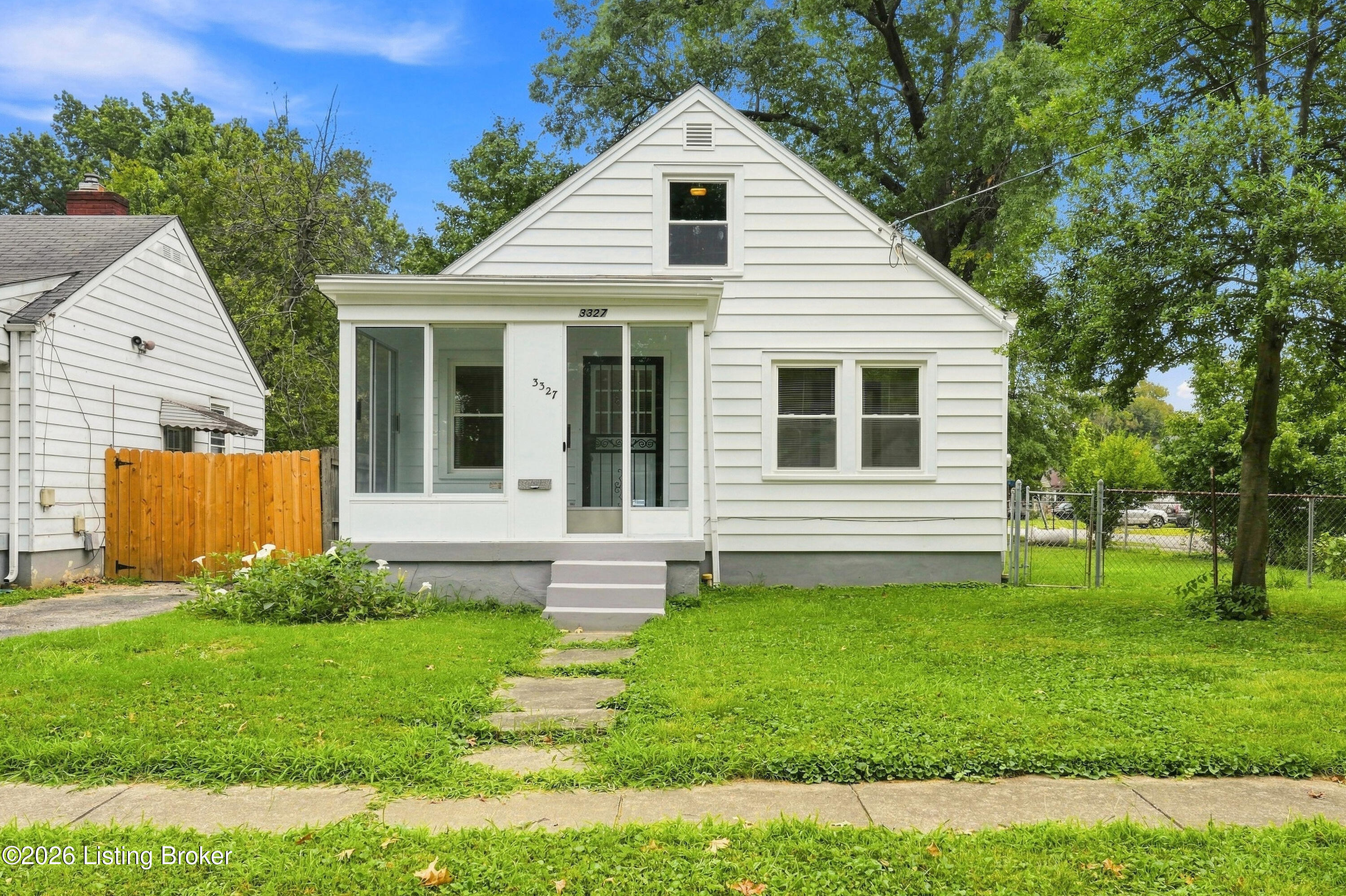 3327 Lester Ave Property Photo 1