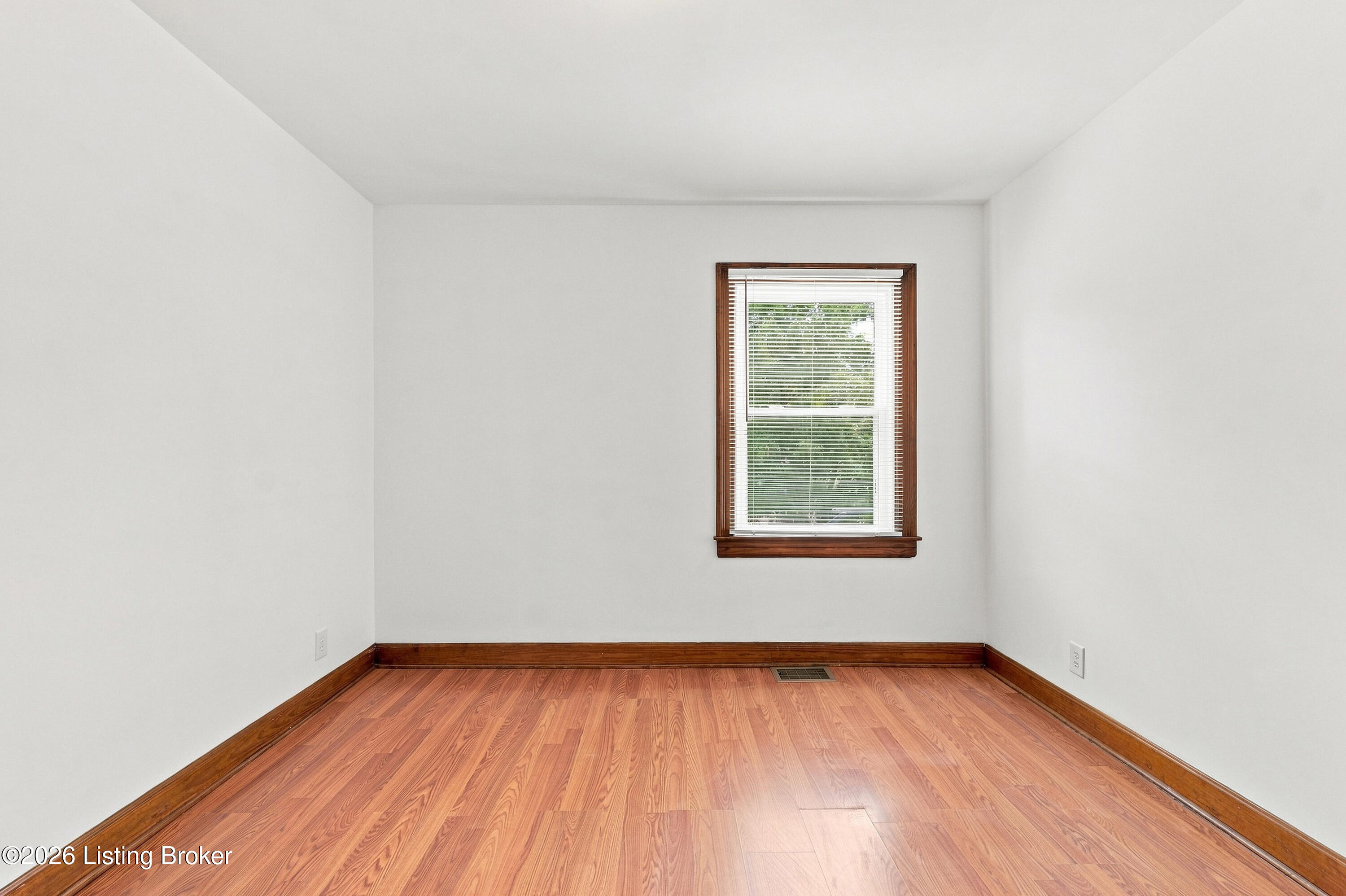 3327 Lester Ave Property Photo 17