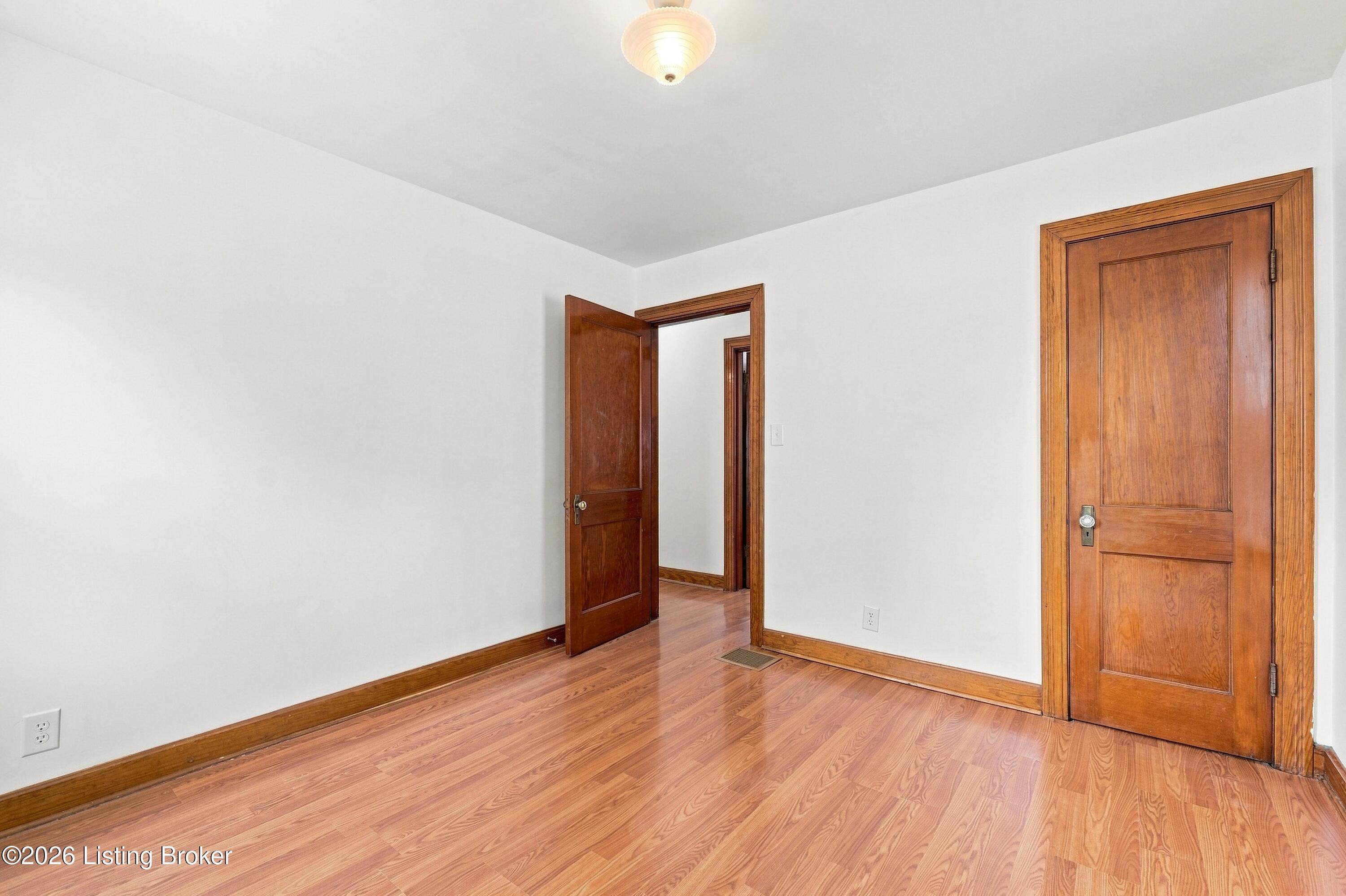 3327 Lester Ave Property Photo 18