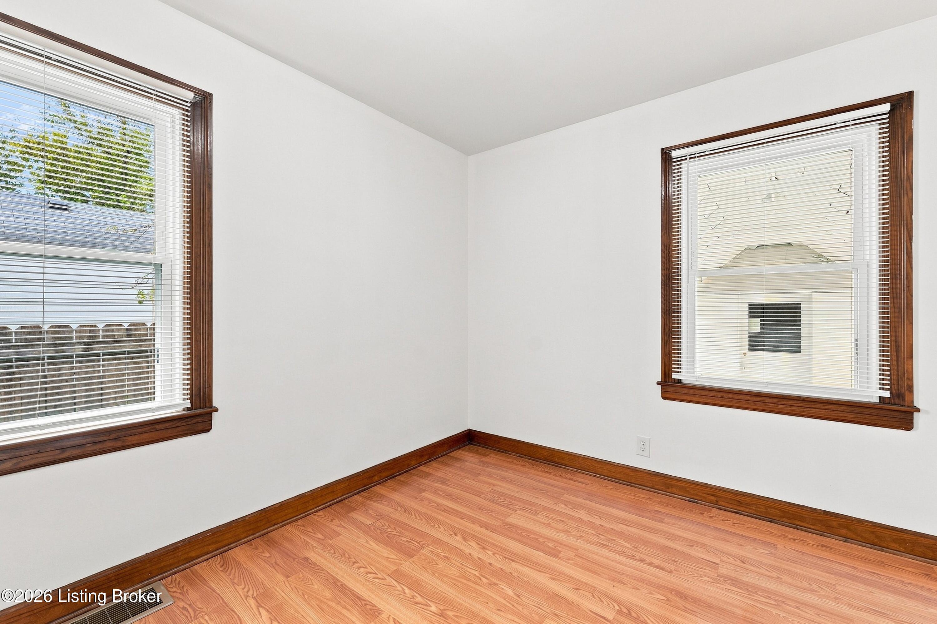 3327 Lester Ave Property Photo 22